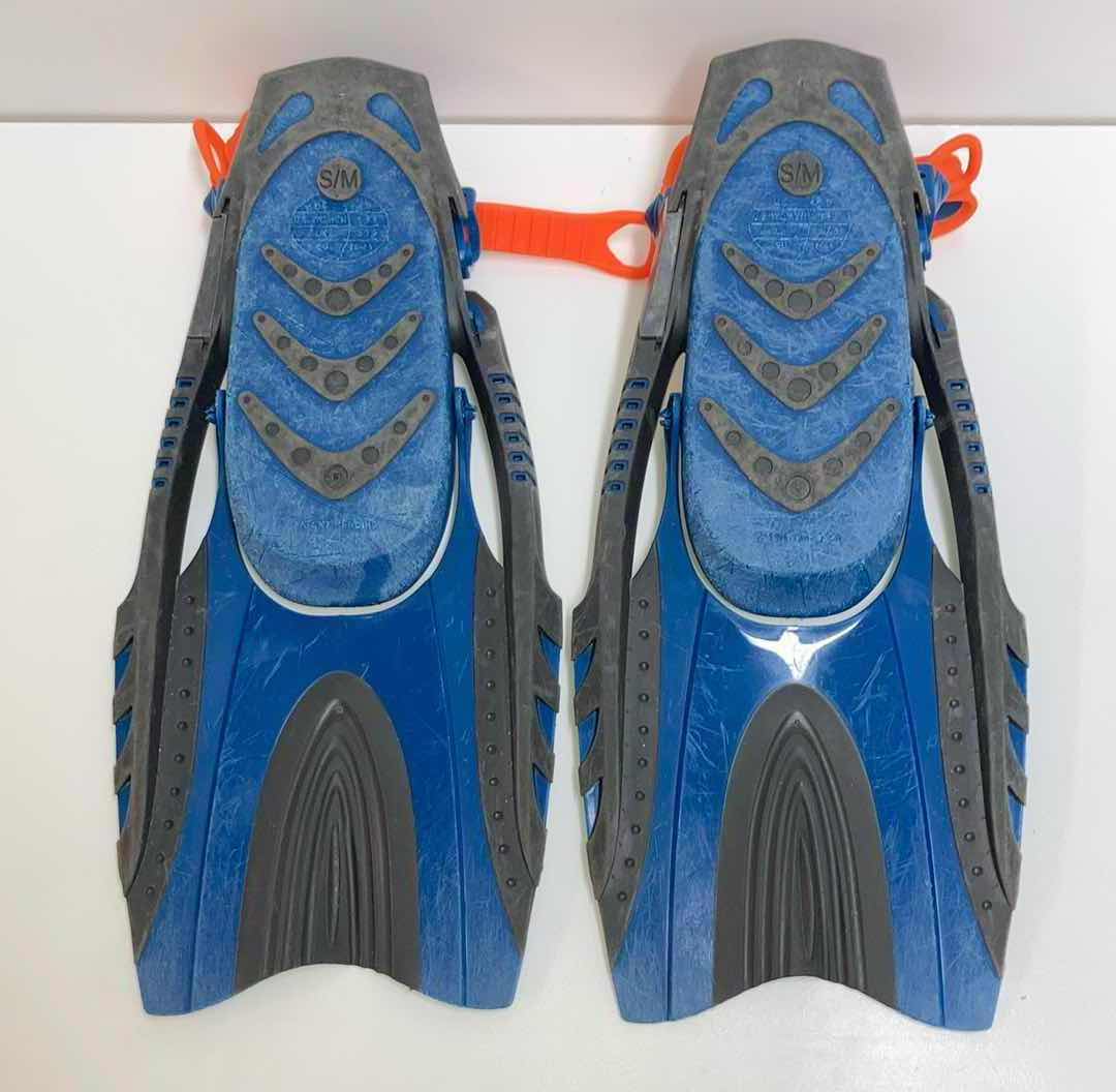 Photo 1 of U.S. DIVERS FINS ADULT SIZE S/M 4.5-5