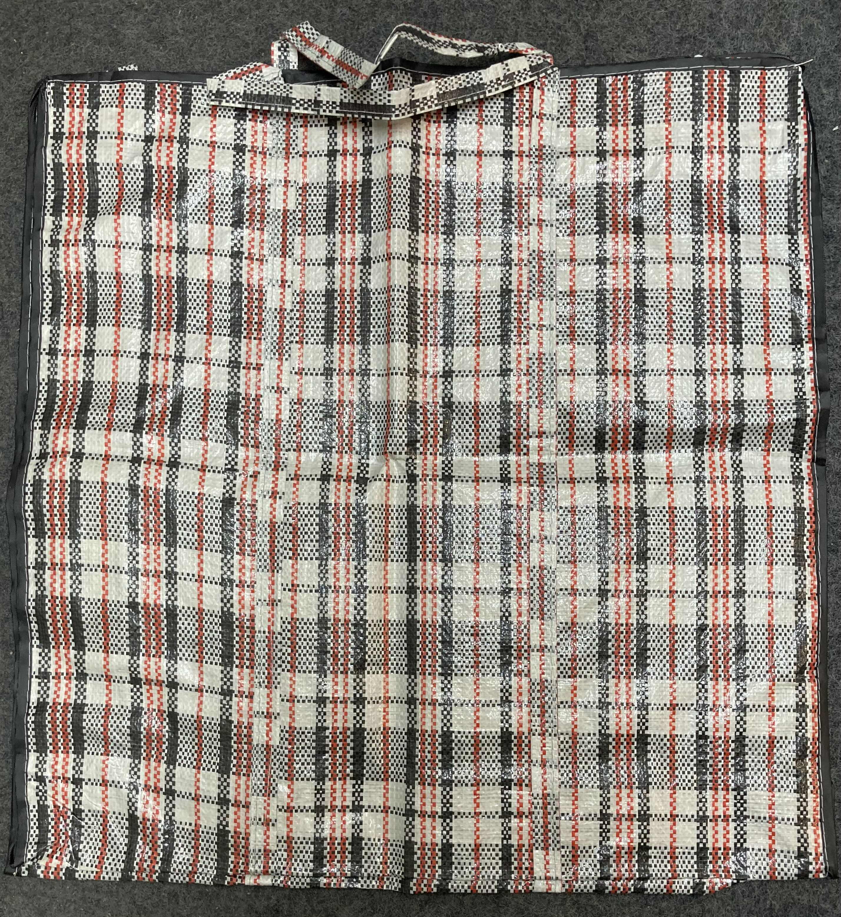 Photo 1 of HOMESMART PRODUCTS LAUNDRY BAGS W ZIPPER 12PK 25” X 7” H25”