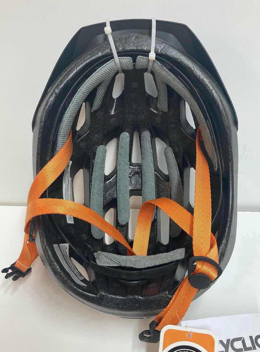 Photo 1 of CYCLIC VT21 NOVA BIKE HELMETS ADULT FIT (3)