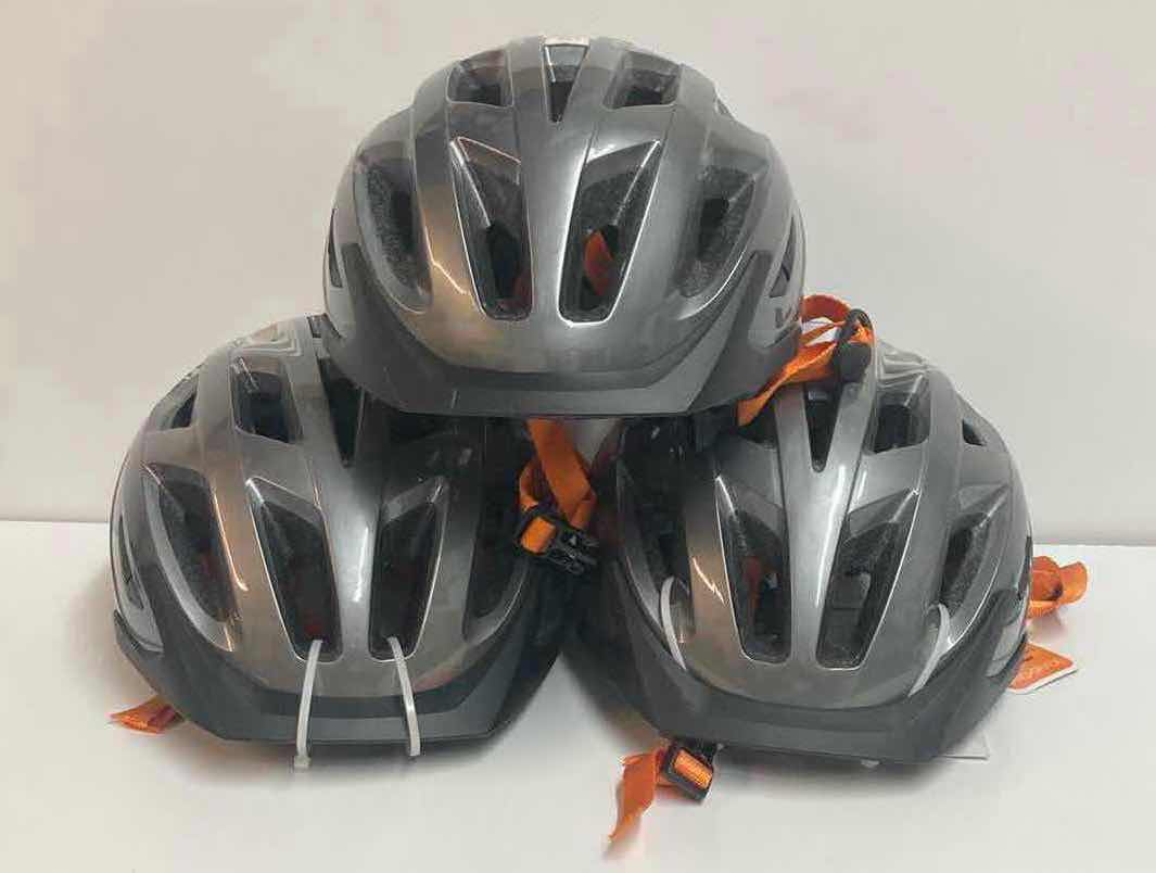 Photo 1 of CYCLIC VT21 NOVA BIKE HELMETS ADULT FIT (3)