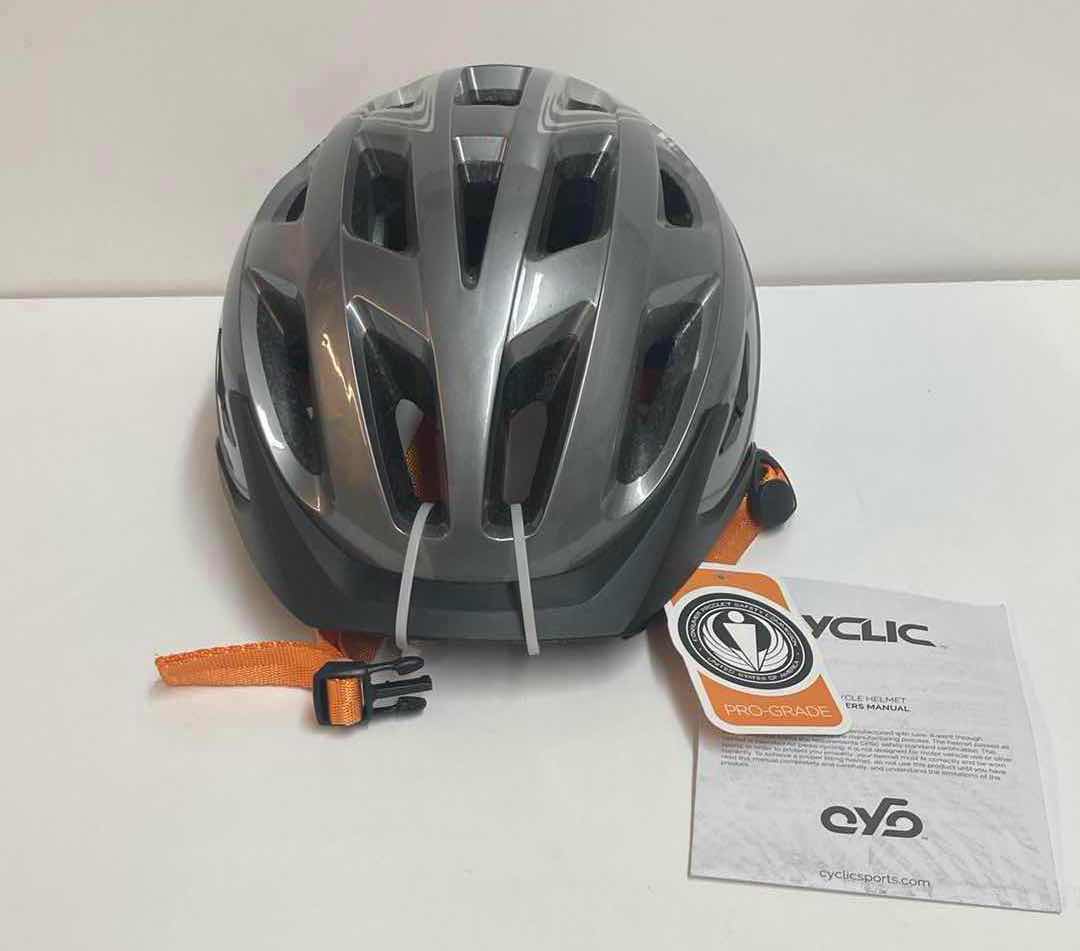 Photo 1 of CYCLIC VT21 NOVA BIKE HELMETS ADULT FIT (3)