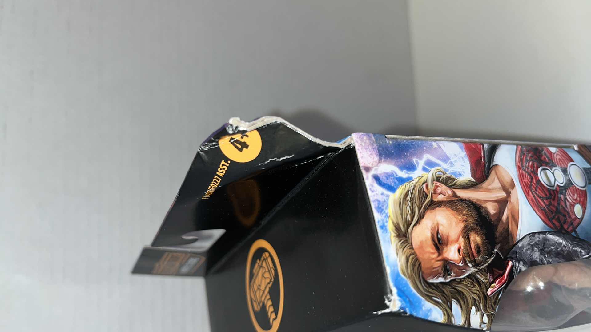 Photo 5 of BRAND NEW HASBRO MARVEL STUDIOS LEGEND SERIES, THOR LOVE AND THUNDER “RAVAGER THOR” (1)