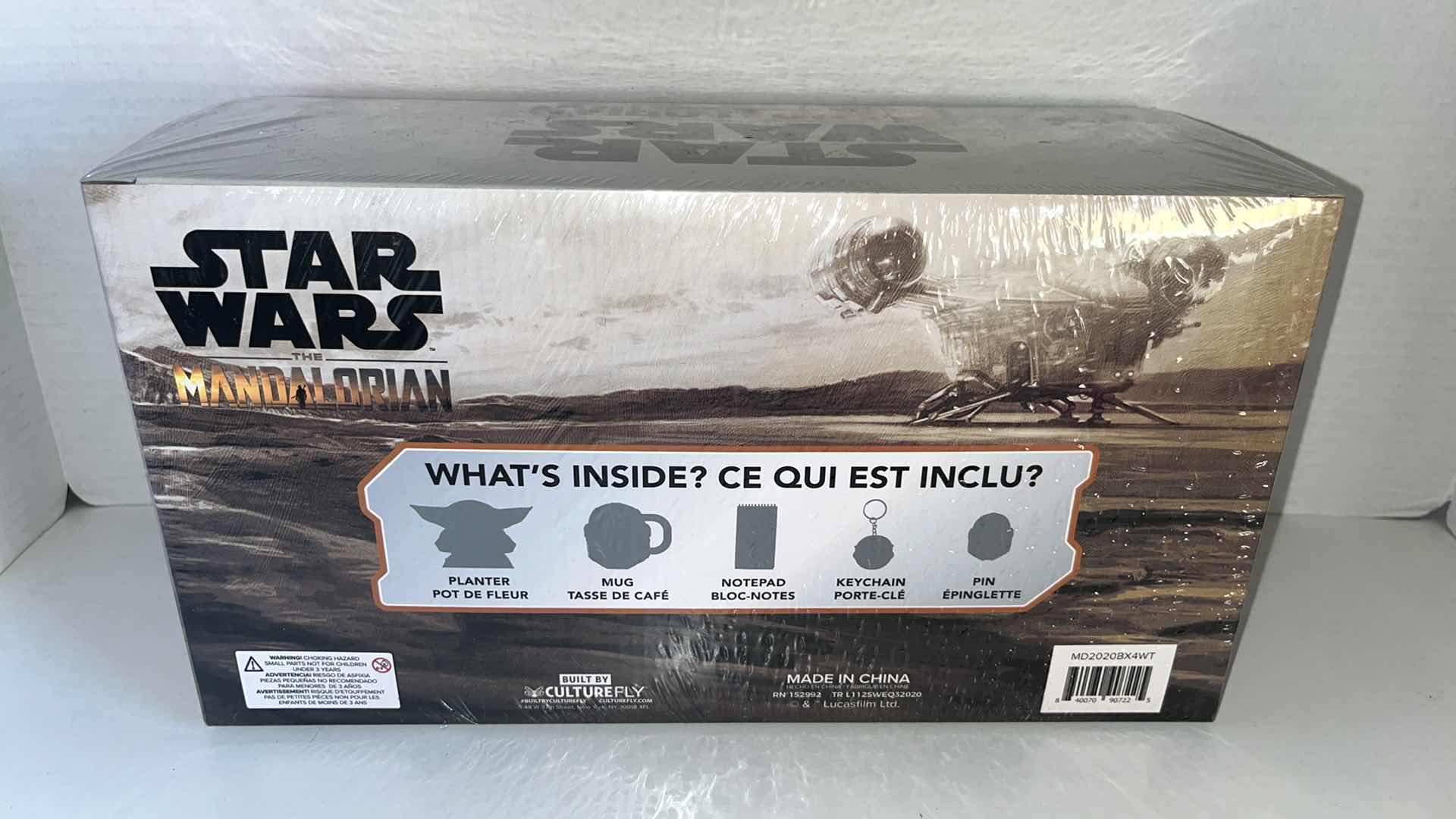 Photo 1 of BRAND NEW DISNEY PLUS STAR WARS THE MANDALORIAN GIFT SET, PLANTER MUG NOTEPAD KEYCHAIN & PIN (1)