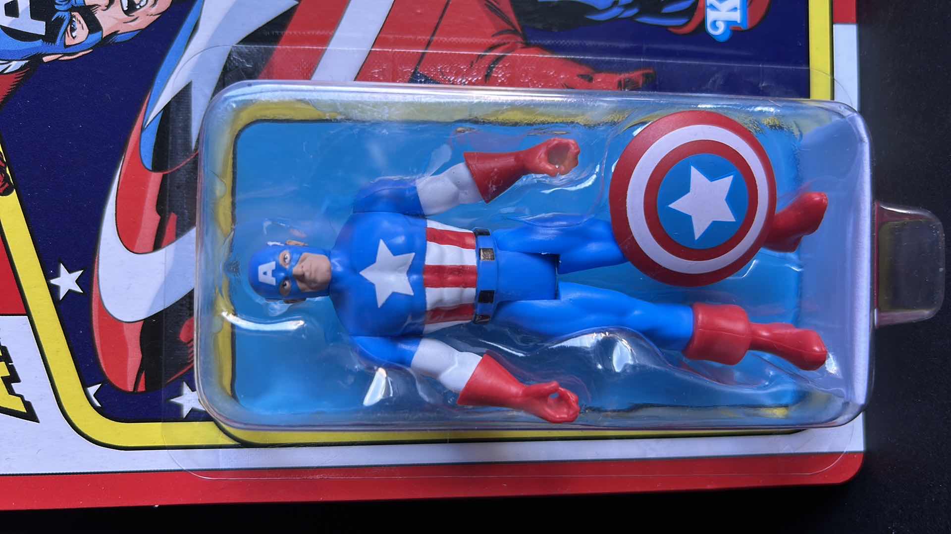 Photo 1 of BRAND NEW KENNER MARVEL LEGENDS CAPTAIN AMERICA