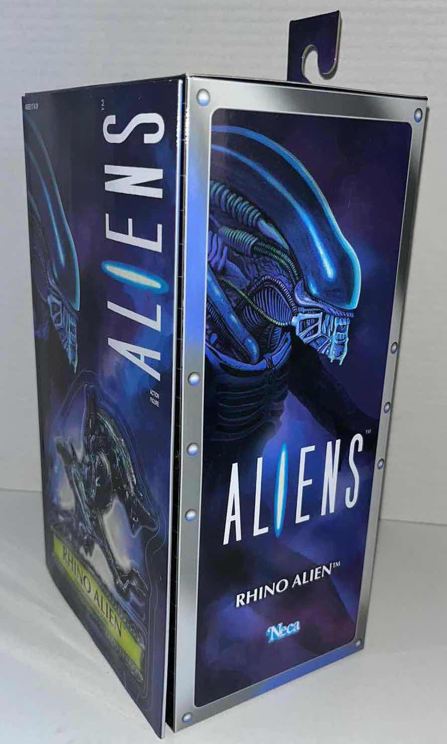 Photo 1 of BRAND NEW NECA ALIENS “RHINO ALIEN” W REMOVABLE DOME $35.00 (1)