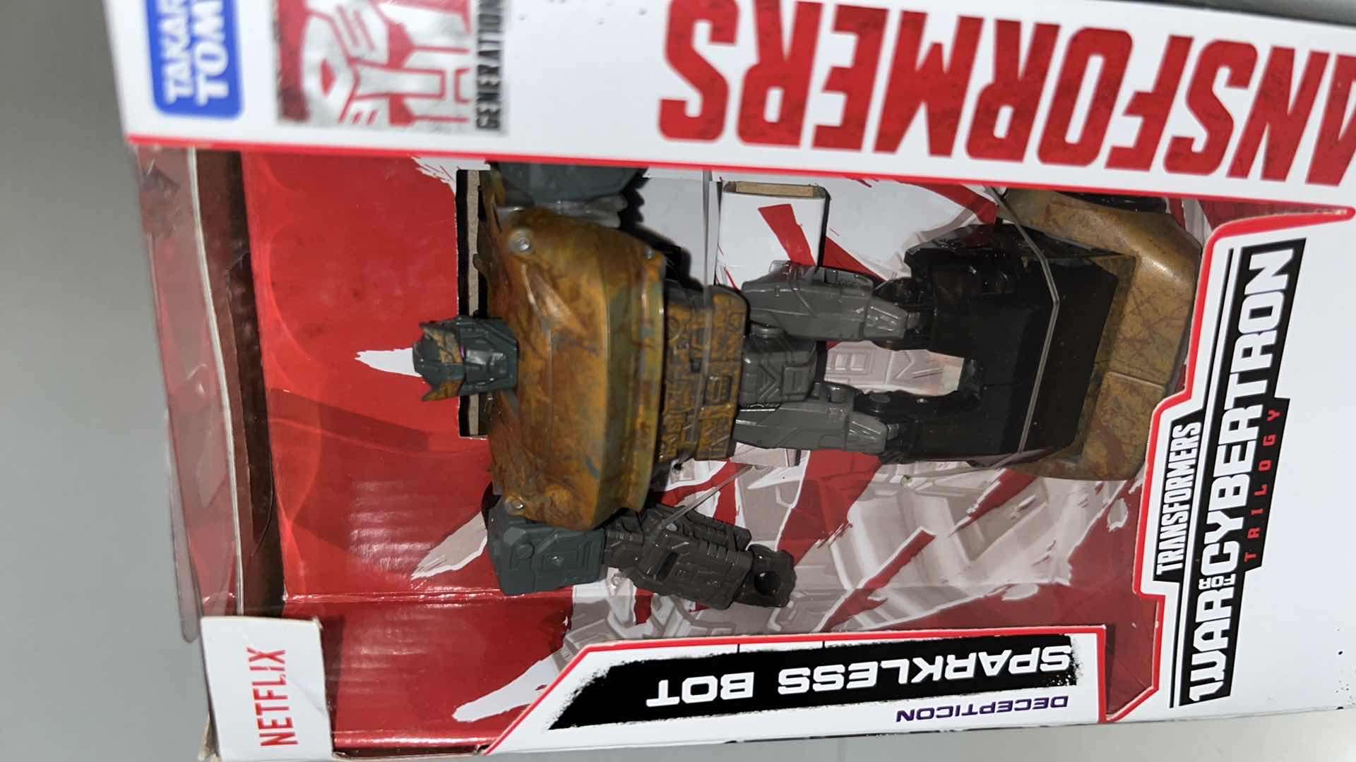 Photo 1 of BRAND NEW HASBRO TAKARA TOMY NETFLIX TRANSFORMERS KINGDOM WAR FOR CYBERTRON TRILOGY, DECEPTICON “SPARKLESS BOT” (1)