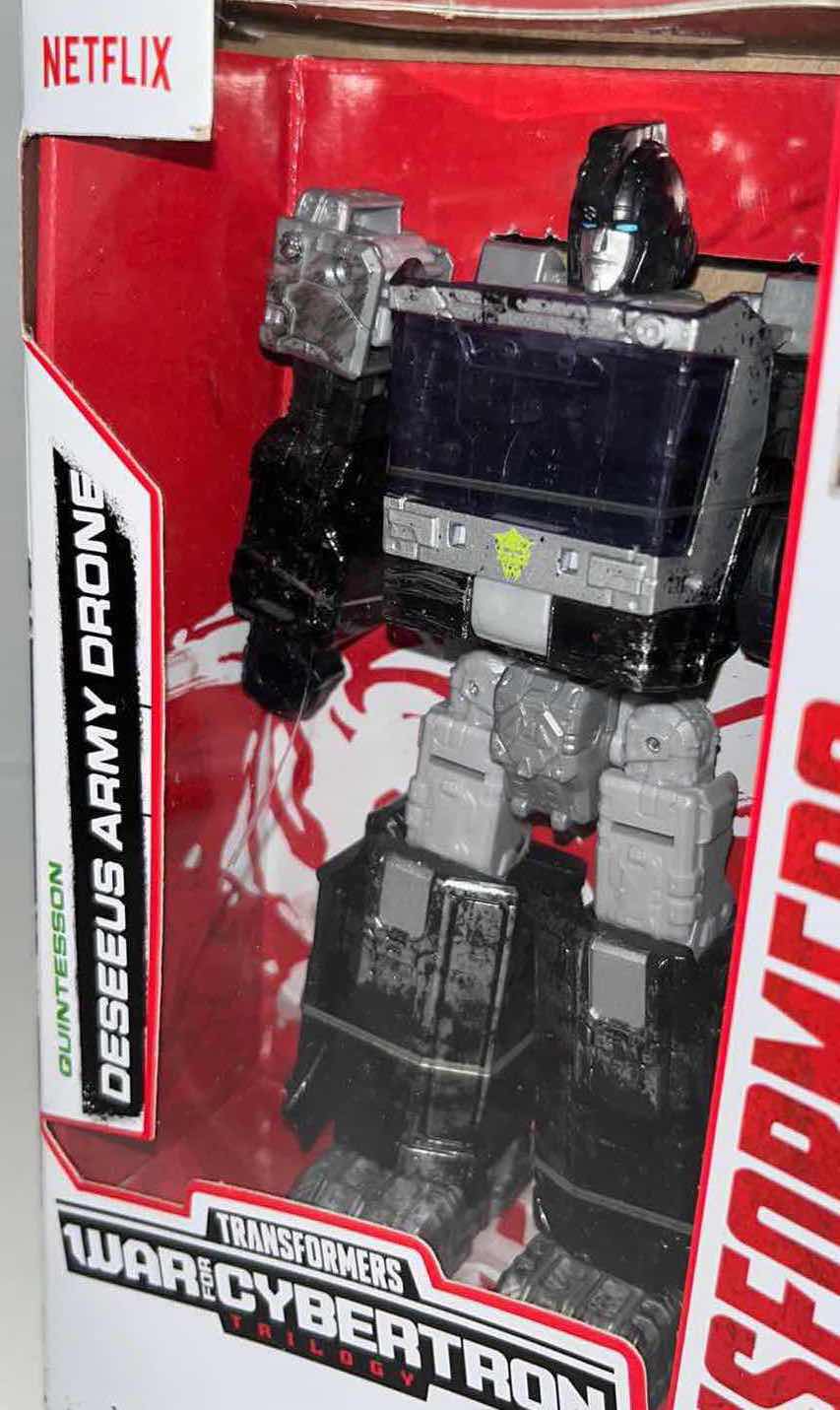 Photo 1 of BRAND NEW HASBRO TAKARA TOMY NETFLIX TRANSFORMERS KINGDOM WAR FOR CYBERTRON TRILOGY, QUINTESSON “DESEEUS ARMY DRONE” (1)