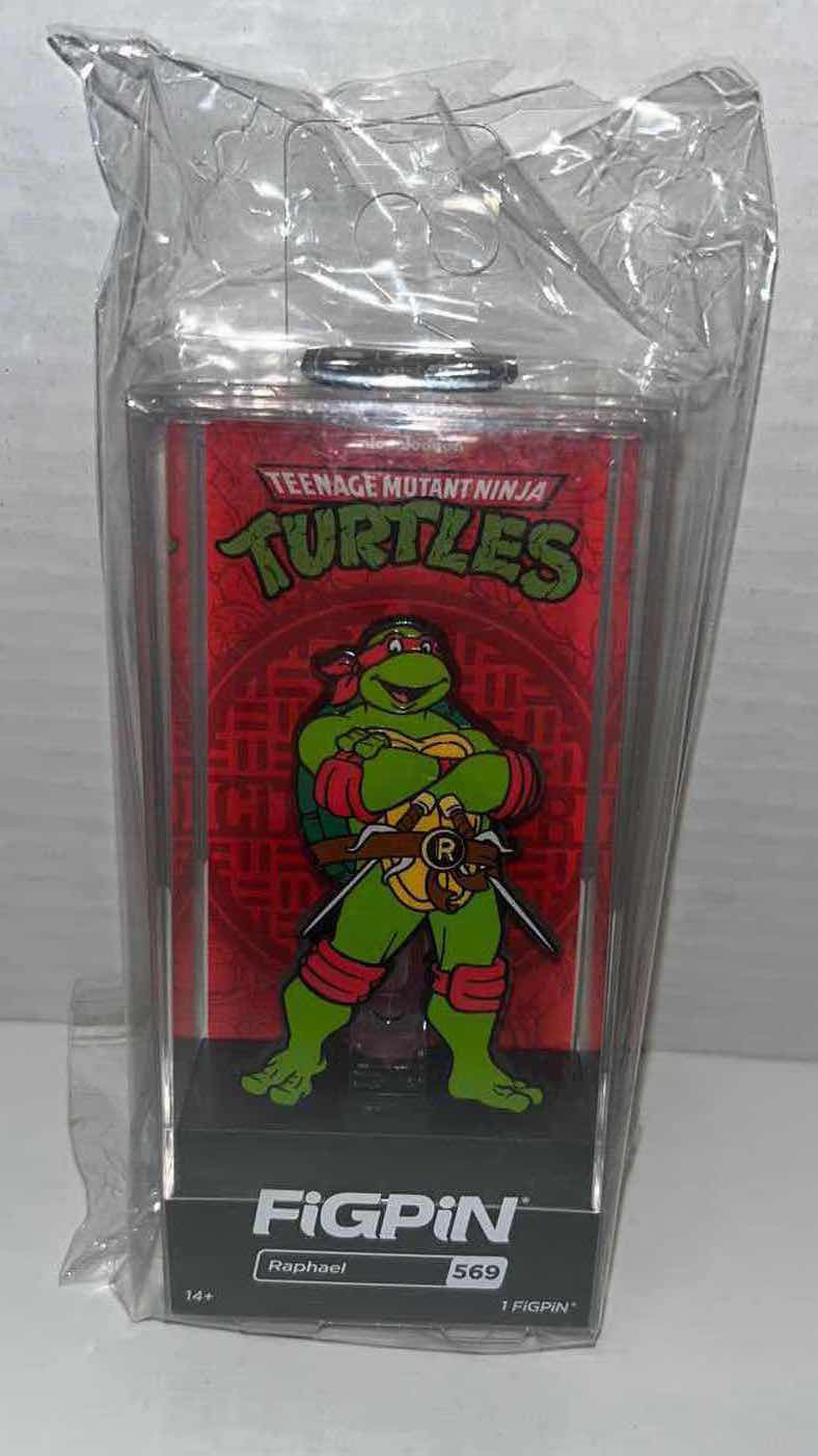 Photo 1 of NEW FIGPIN TEENAGE MUTANT NINJA TURTLES, #569 RAPHAEL $15.00 (1)