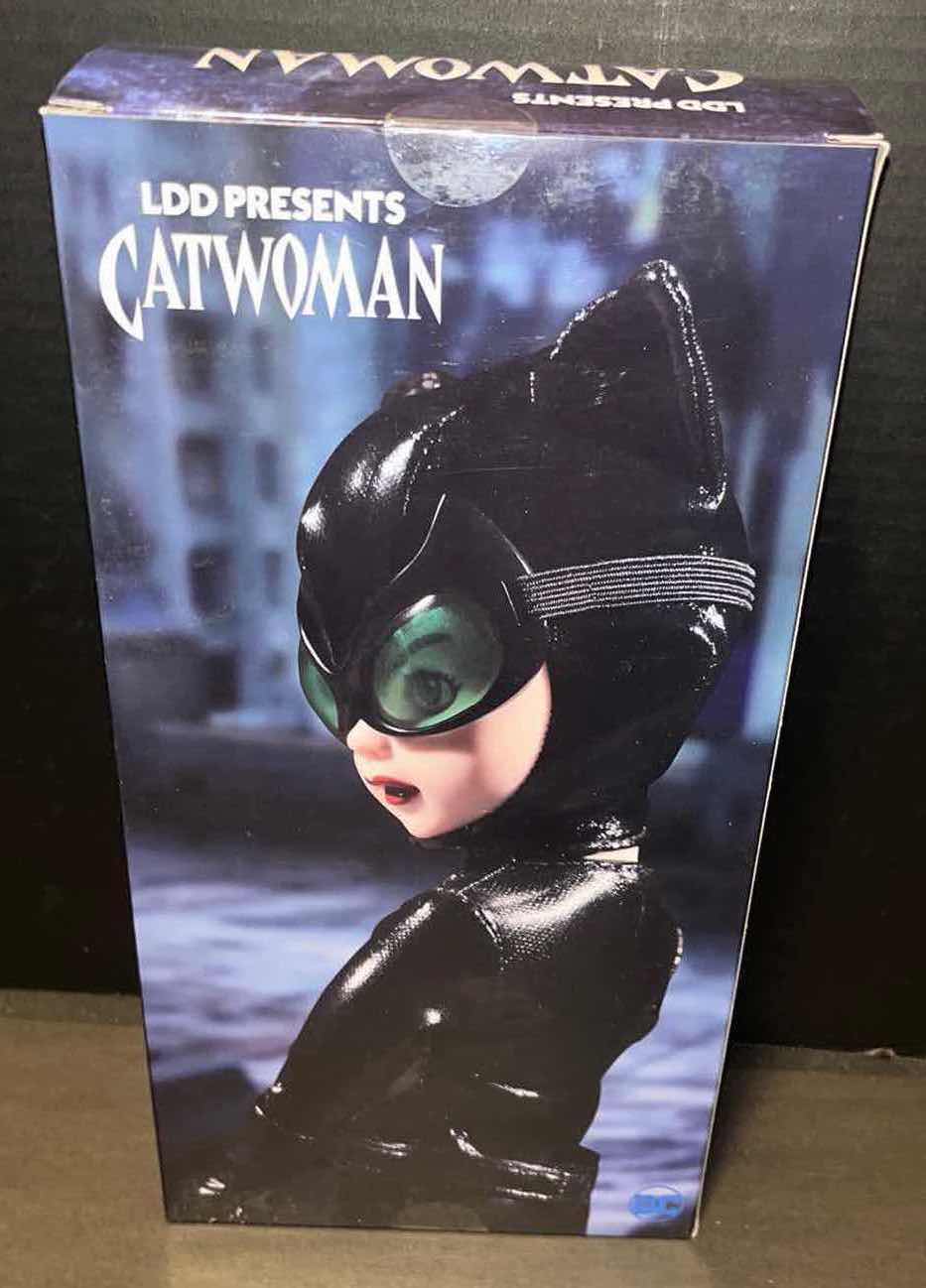 Photo 1 of NEW MEZCO TOYZ LIVING DEAD DOLLS, 10” DC CATWOMAN