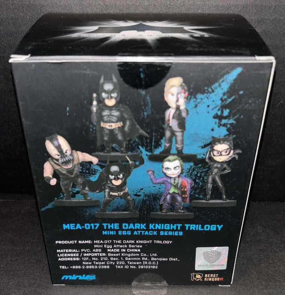 Photo 1 of NEW BEAST KINGDOM DC MINI EGG ATTACK DARK KNIGHT BATMAN GRAPPLING FUN FIGURE 