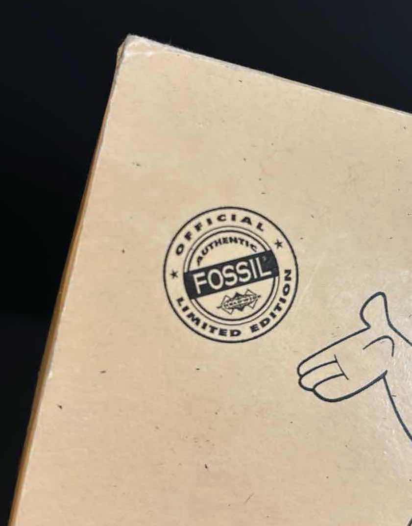 Photo 9 of $140 VINTAGE THE FLINTSTONES 1993 HANNA-BARBERA PRODUCTIONS “FRED & BARNEY” LIMITED EDITION FOSSIL WATCH (PROTECTIVE FILM ON WATCH)