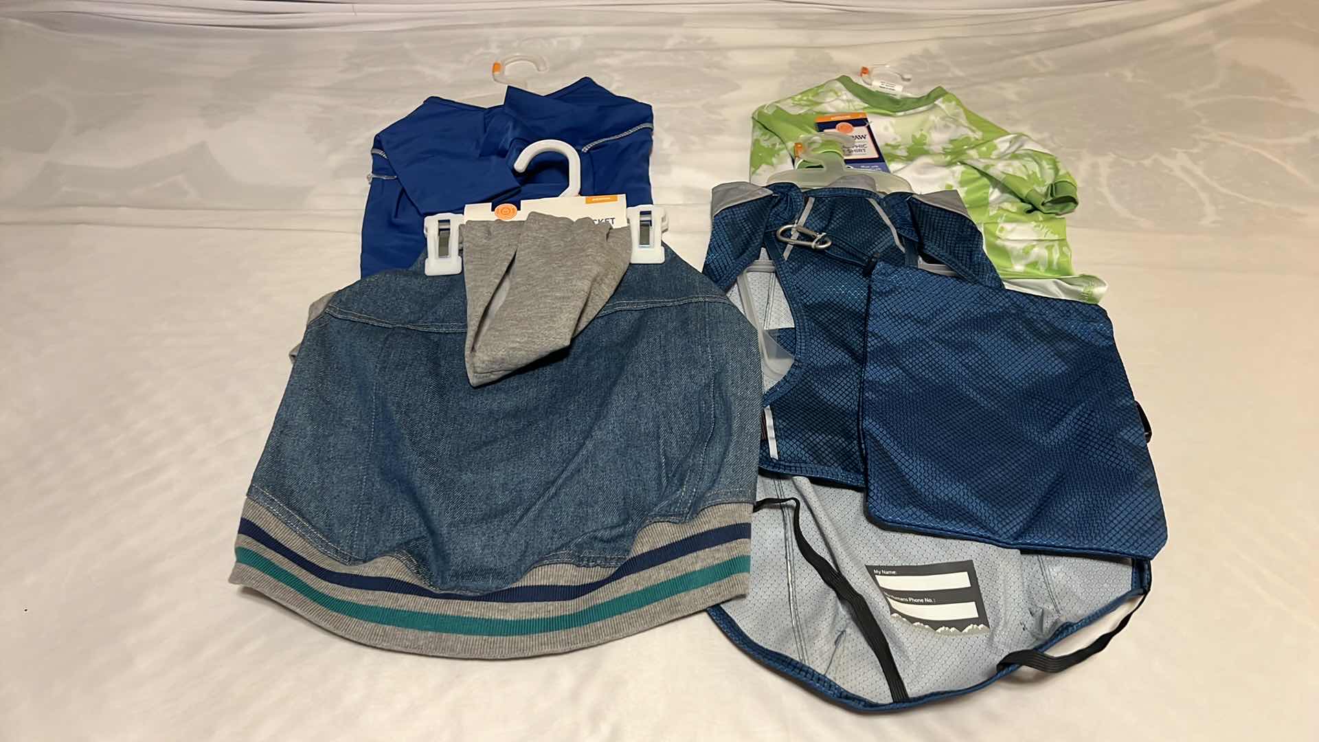 Photo 1 of 4-MEDIUM TOP-PAW DOG CLOTHING