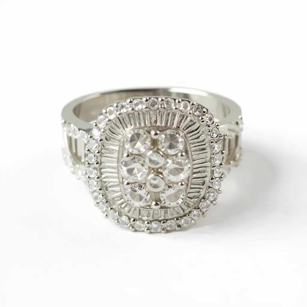 Photo 1 of 14K WHITE GOLD W 2.59ctw DIAMOND RING TTL GRAMS 7.03 (APPROX SIZE 7) W INSURANCE APPRAISAL  ITEM #9713 