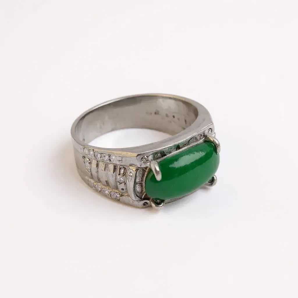 Photo 1 of 18K WHITE GOLD W 9.00 JADE & 0.25 DIAMOND RING W INSURANCE APPRAISAL (APPROX SIZE 6/7) TTL GRAMS 7.55 ITEM #2012 