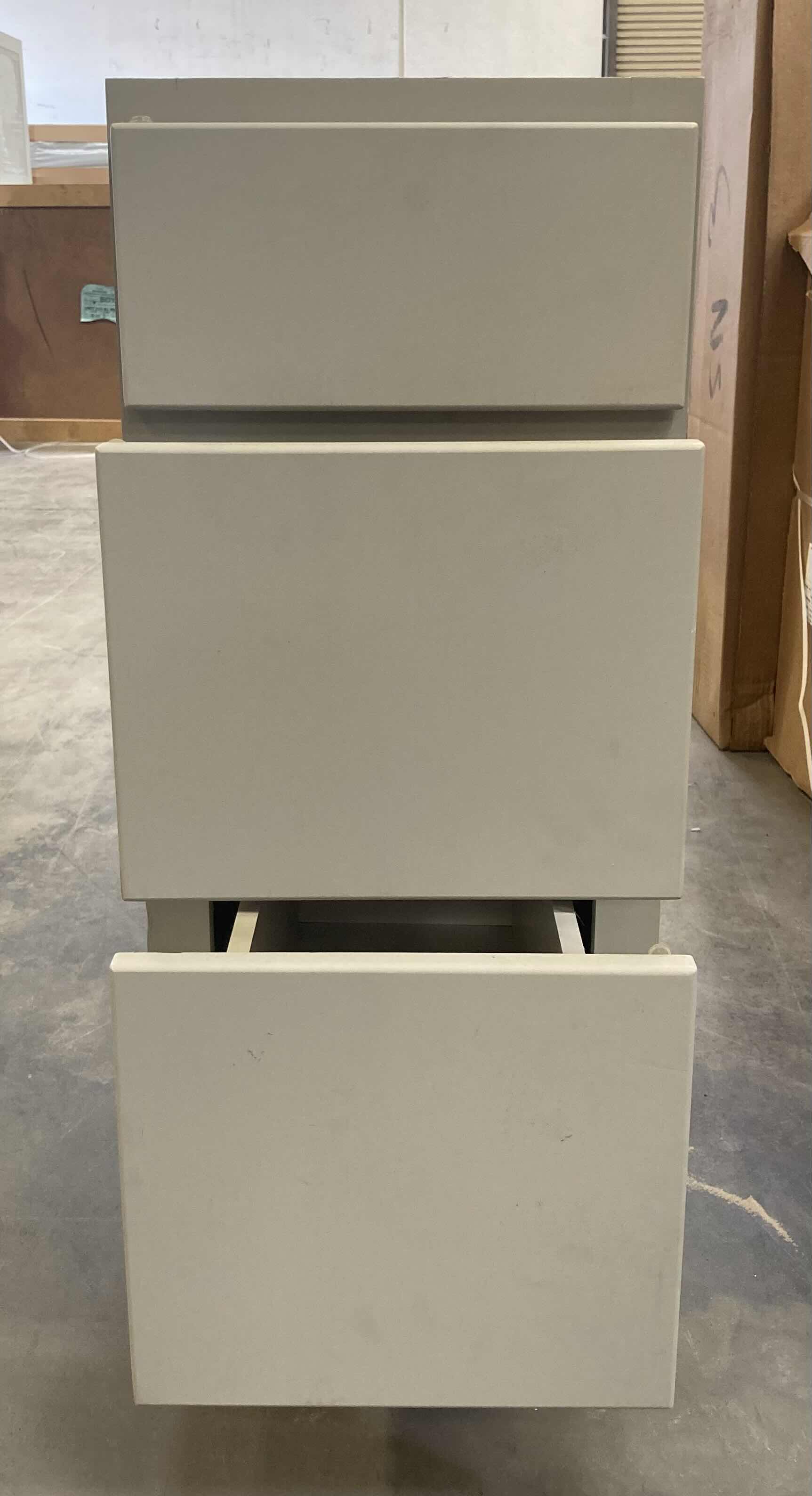 Photo 3 of LEEDO SAVOY WHITE PEBBLE FINISH 3 DRAWER BASE CABINET 12” X 21” H31.5”