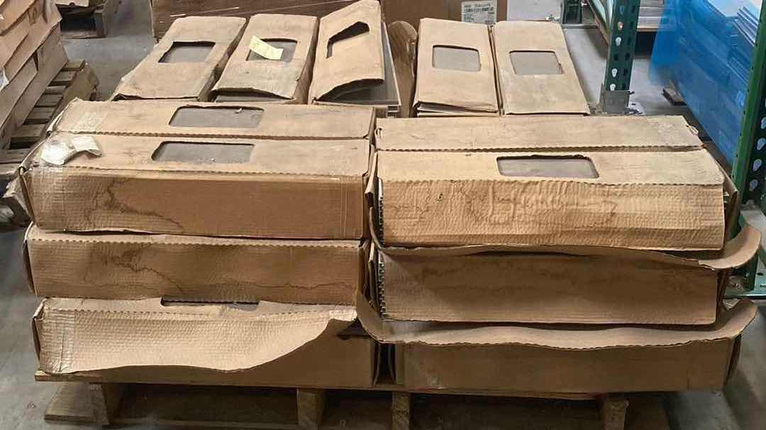 Photo 1 of DALTILE REVOTILE TOASTED BROWN WOOD FINISH SNAP IN CLICK PORCELAIN TILE 6” X 24” (10.20SQFT PER CASE/26CASES APPROX 265.2SQFT TOTAL) READ NOTES