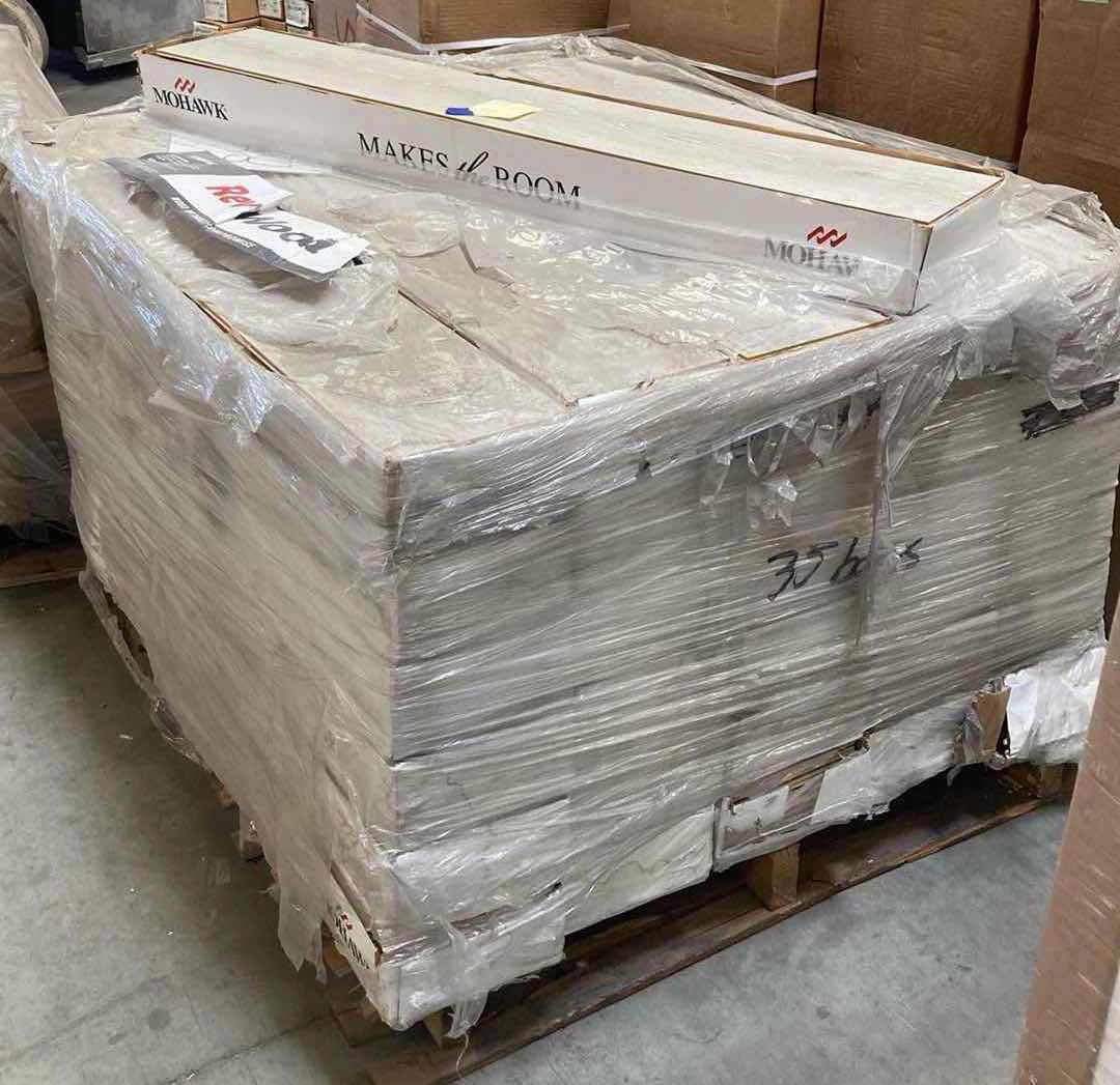 Photo 1 of MOHAWK REVWOOD SILVER SHADOW WOOD FINISH SNAP IN CLICK WOOD PLANK FLOORING 7.48” X 47.24” (22.0875SQFT PER CASE/30CASES APPROX 662.625SQFT TOTAL) READ NOTES