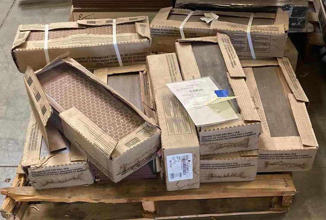 Photo 1 of DALTILE EMBLEM BROWN WOOD FINISH MATTE CERAMIC TILE 7” X 20” (11.59SQFT PER CASE/10CASES APPROX 115.9SQFT TOTAL) READ NOTES