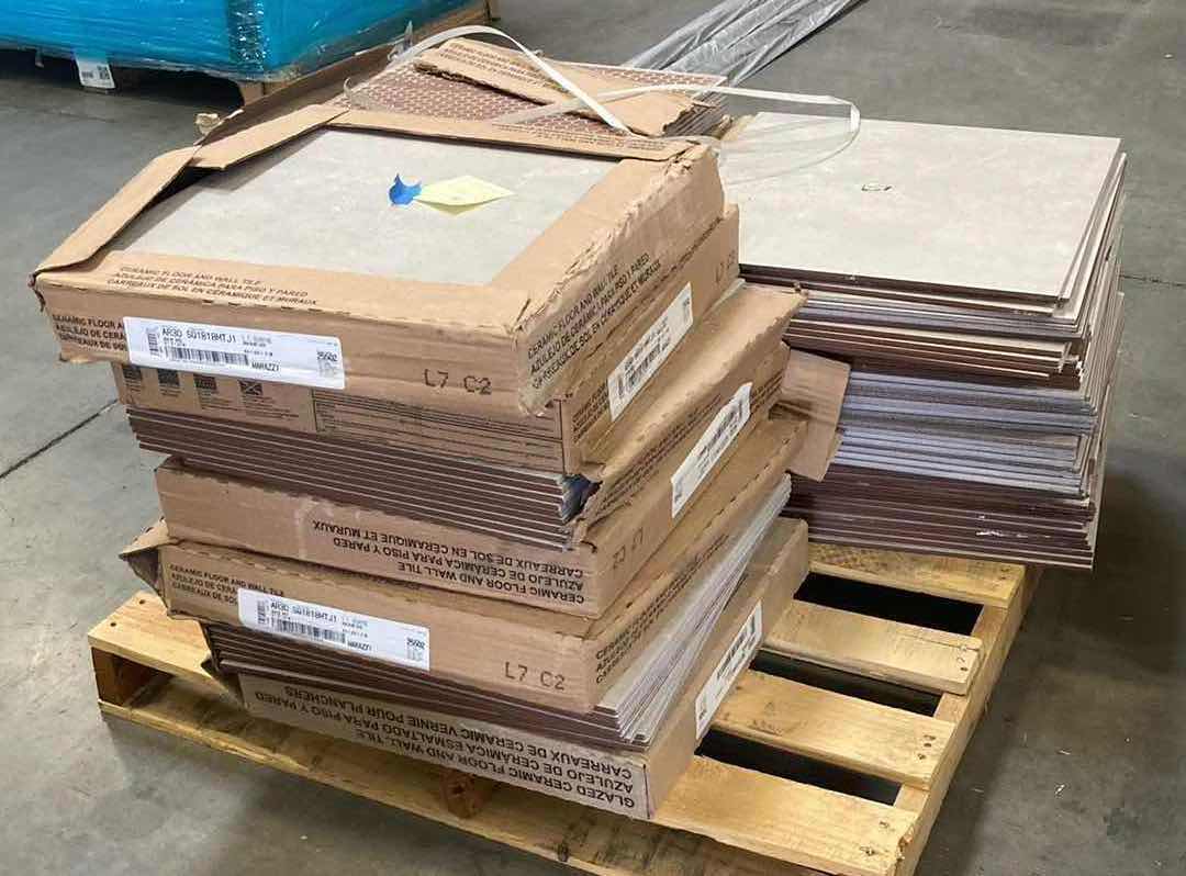 Photo 1 of MARAZZI ARENELLA OFF WHITE FINISH CERAMIC TILE 18” X 18” (16.49SQFT PER CASE/15CASES APPROX 247.35SQFT TOTAL)