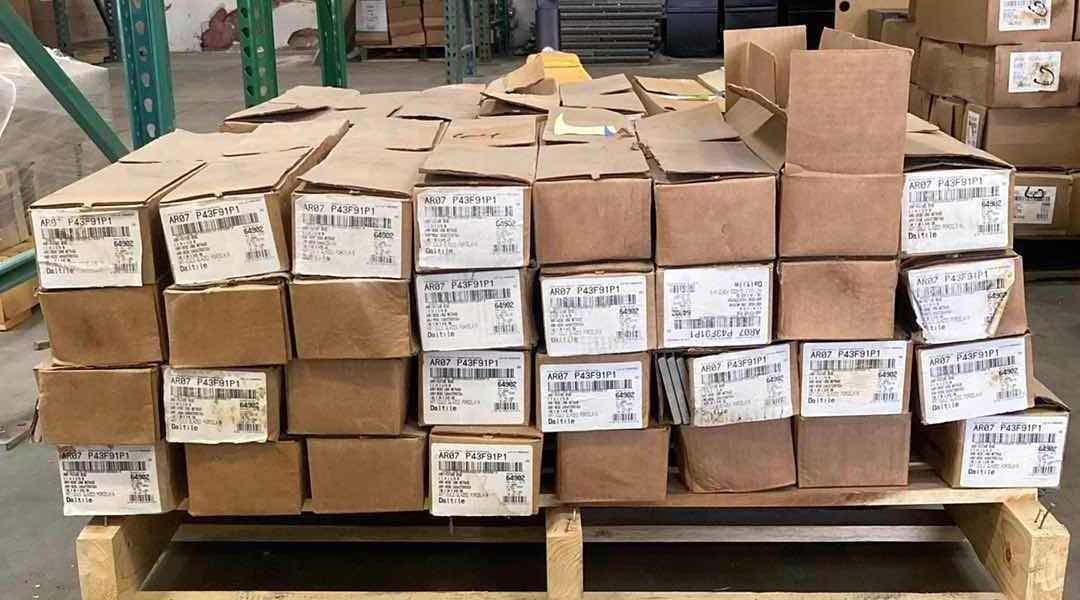 Photo 1 of DALTILE FEATURE BEIGE POLISH FINISH CERAMIC TILE 3” X 24” (4.8SQFT PER CASE/30CASES APPROX 144SQFT TOTAL)