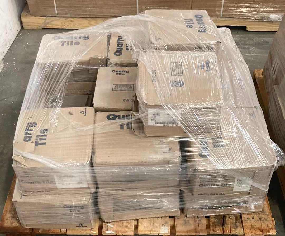 Photo 1 of DALTILE QUARRY TILE ARID FLASH FINISH MATTE CERAMIC TILE 6” X 6” (11SQFT PER CASE/17CASES APPROX 187SQFT TOTAL)