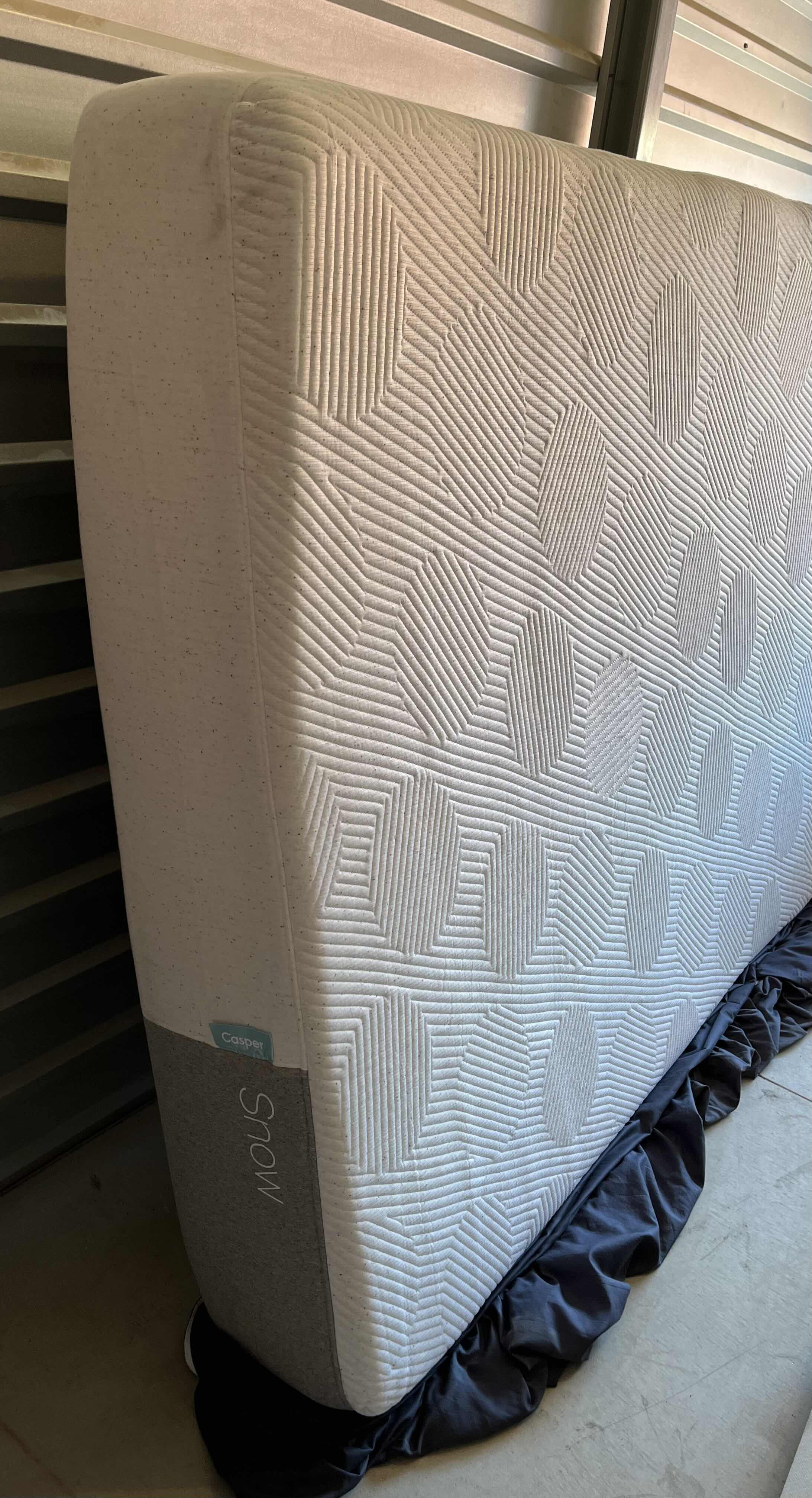 Photo 1 of CASPER THE SNOW HYBRID QUEEN SIZE MATTRESS