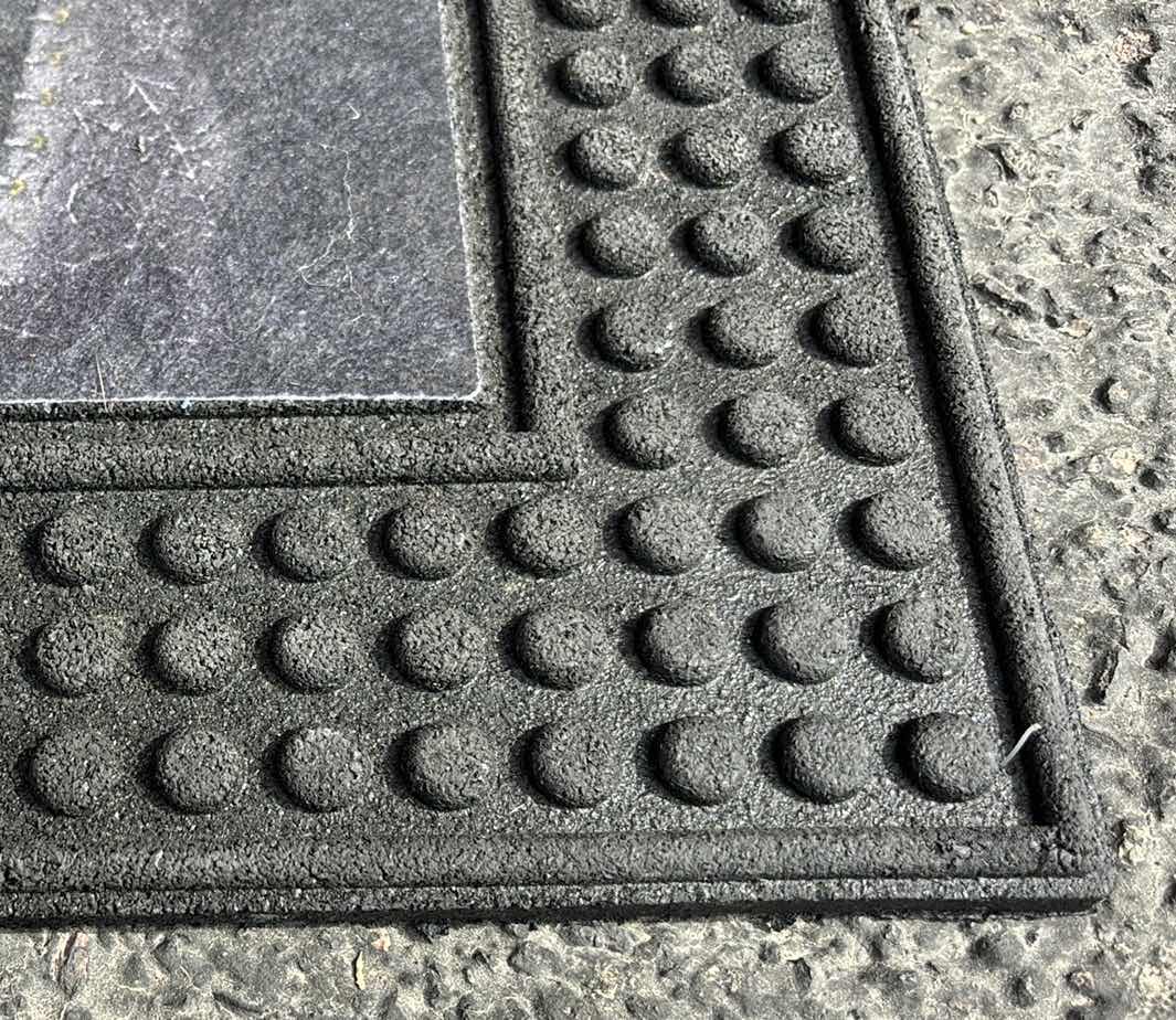 Photo 1 of HALLOWEEN OUTDOOR DOOR MAT 18.5” X 30.5”