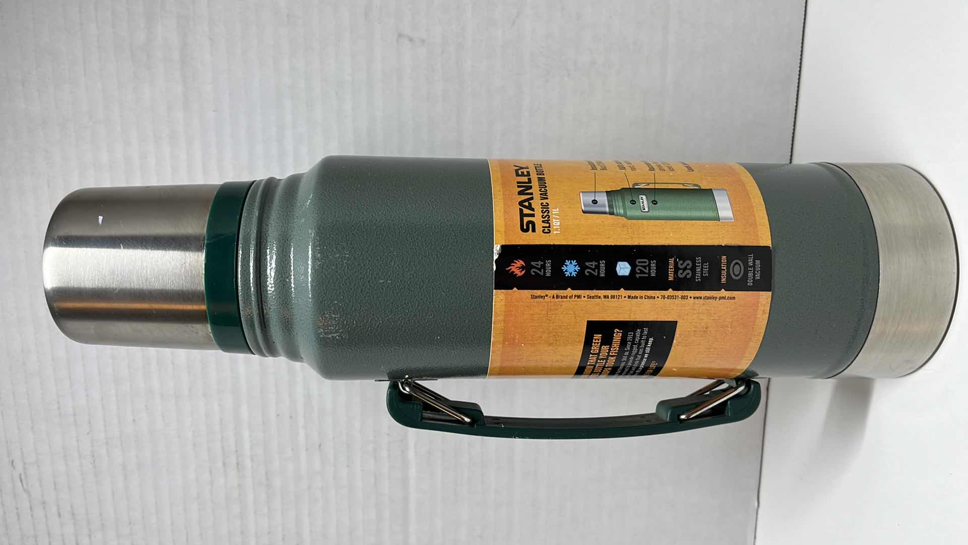 Photo 1 of STANLEY THE LEGENDARY CLASSIC VACUUM BOTTLE 1.1QT