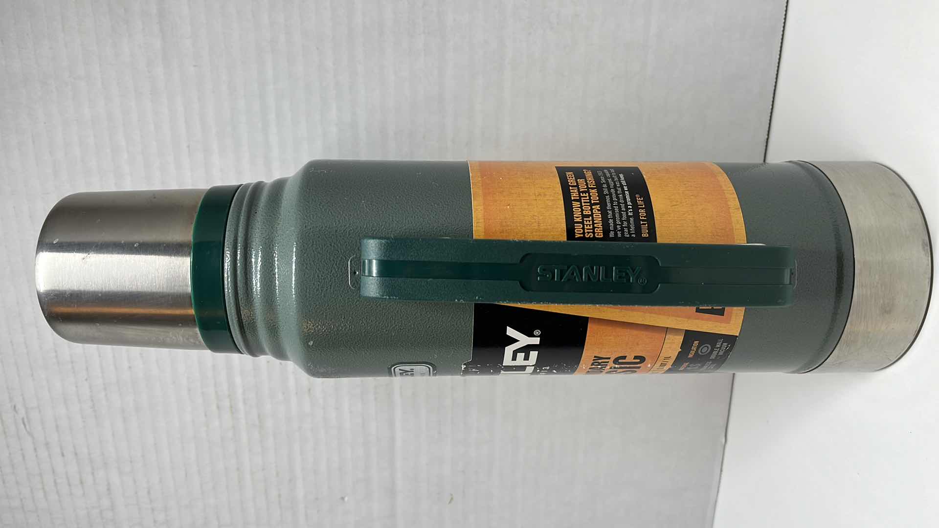 Photo 1 of STANLEY THE LEGENDARY CLASSIC VACUUM BOTTLE 1.1QT