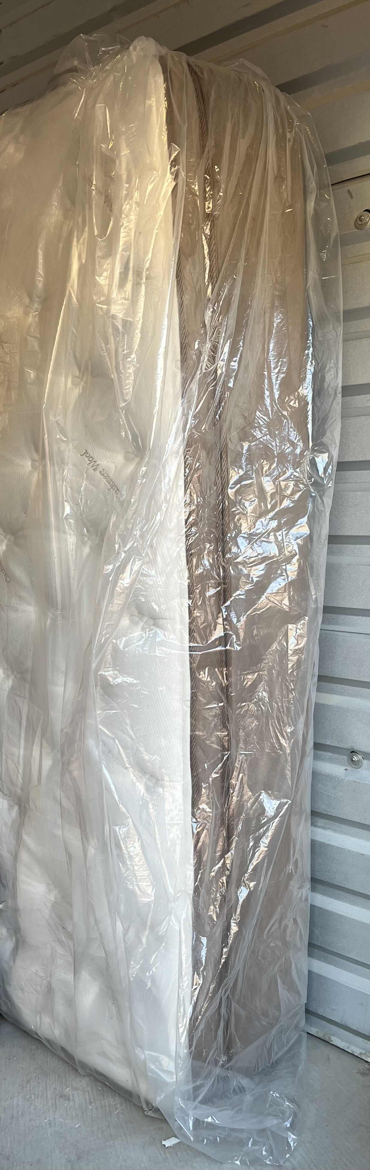 Photo 1 of CHATEAU COLLECTION CASHMERE WOOL QUEEN SIZE MATTRESS