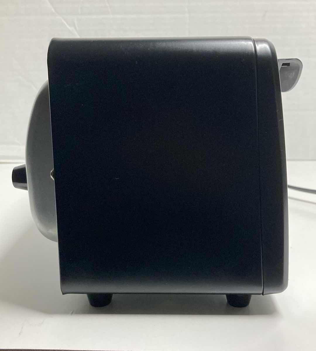 Photo 3 of ELITE GOURMET 2-SLICE TOASTER OVEN MODEL ETO236