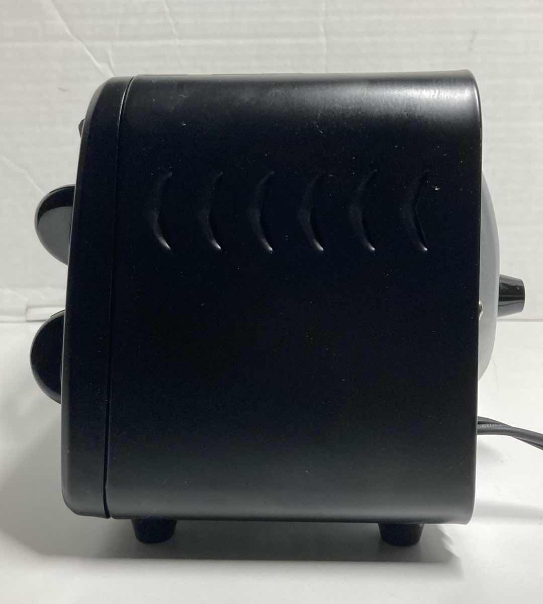 Photo 1 of ELITE GOURMET 2-SLICE TOASTER OVEN MODEL ETO236