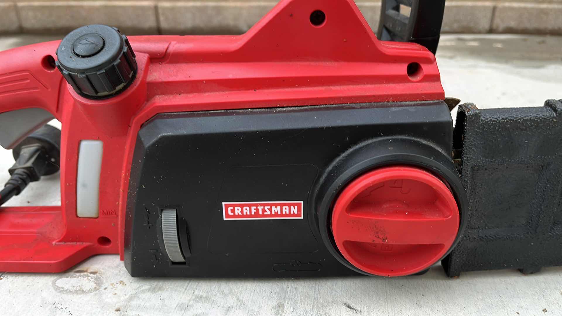 Photo 1 of CRAFTSMAN 16” ELECTRIC CHAINSAW MODEL CMECS600