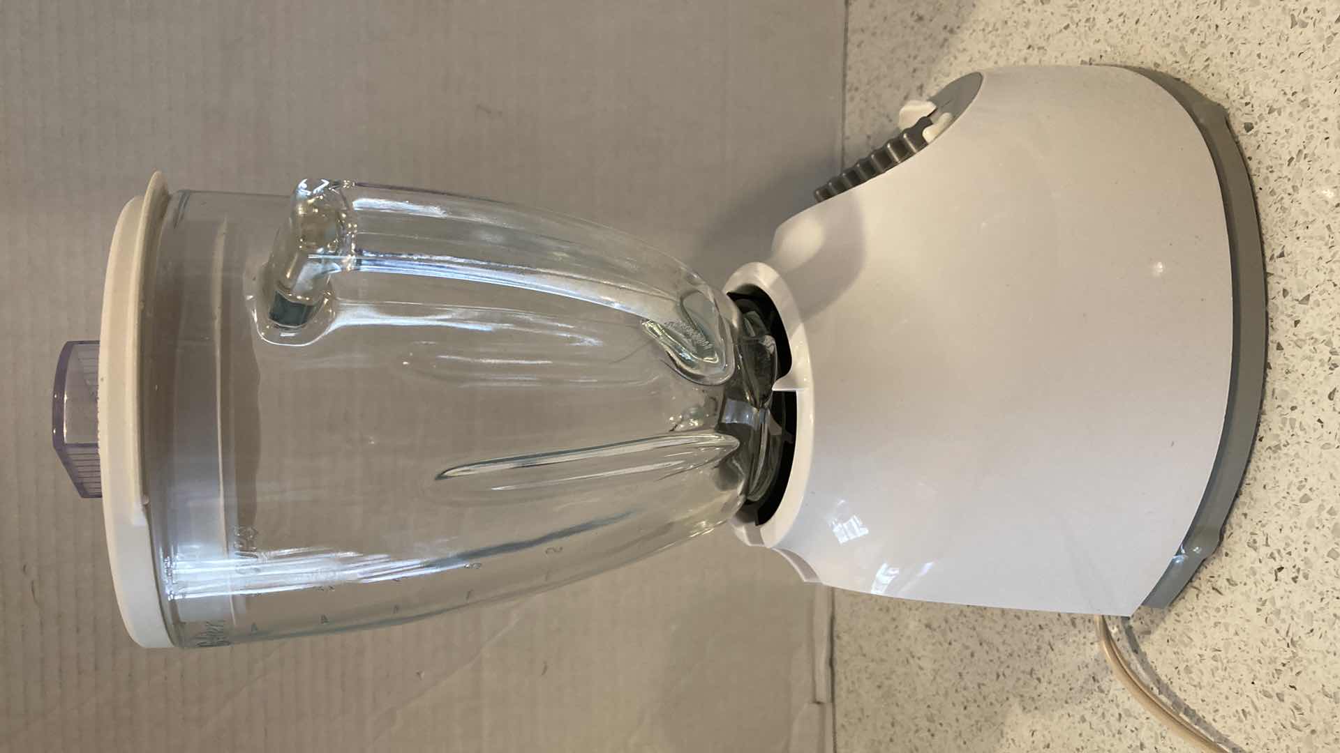 Photo 1 of OSTER 14-SPEED ACCURATE COUNTERTOP BLENDER