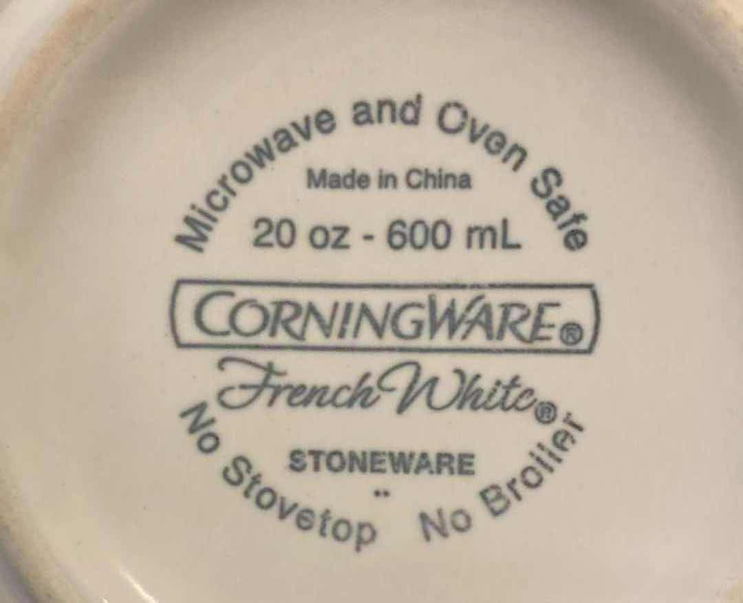 Photo 1 of CORNINGWARE FRENCH WHITE STONEWARE POP-IN 20OZ CUPS W VENTED PLASTIC COVERS (SET OF 6)