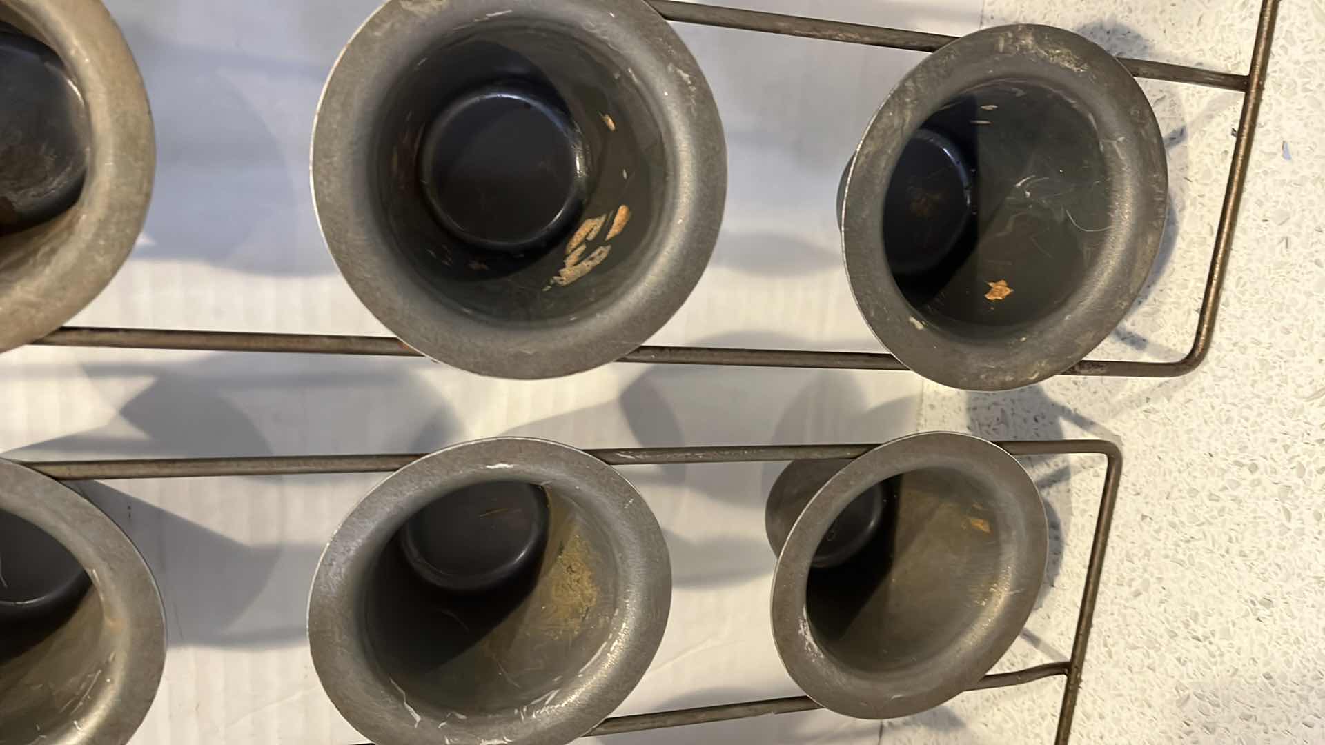 Photo 1 of CHICAGO METALLIC 6 NON-STICK POPOVER PANS W RACKS (2)