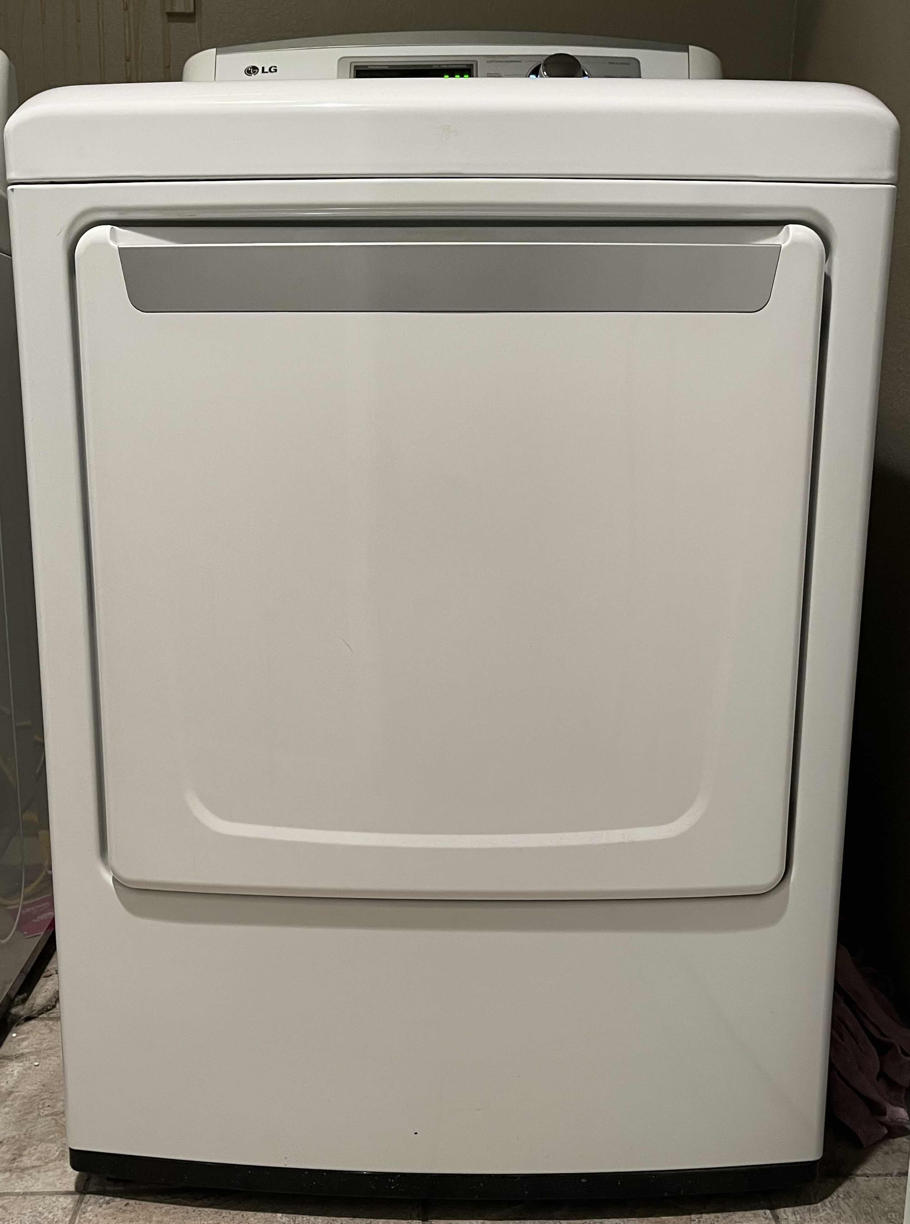 Photo 1 of LG SENSOR DRY GAS DRYER MODEL DLG4971W