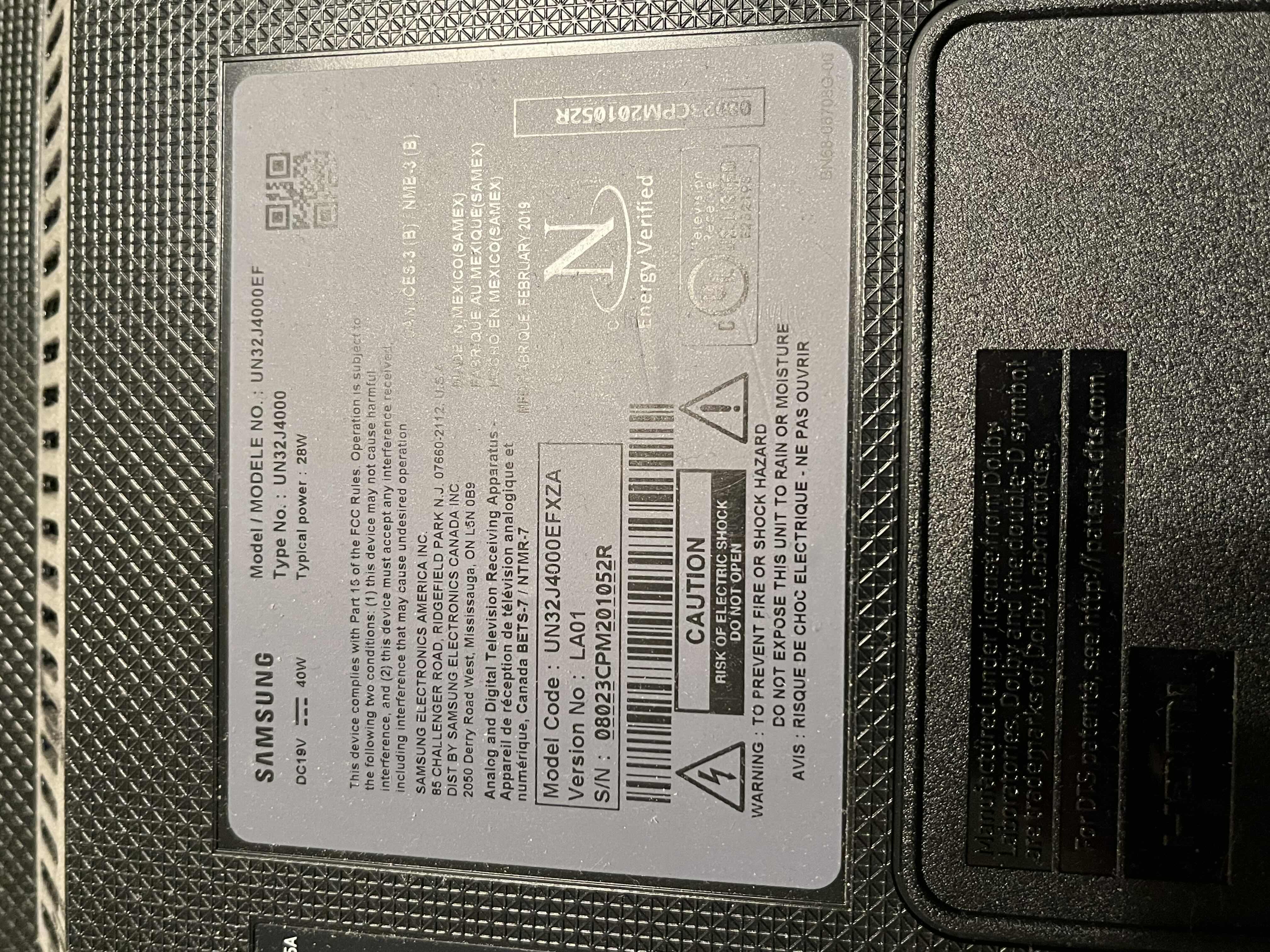 Photo 1 of SAMSUNG 32” LED TV MODEL UN32J4000EF & AMAZON FIRE STICK MODEL E9L29Y NO REMOTES (WALL MOUNT ONLY)