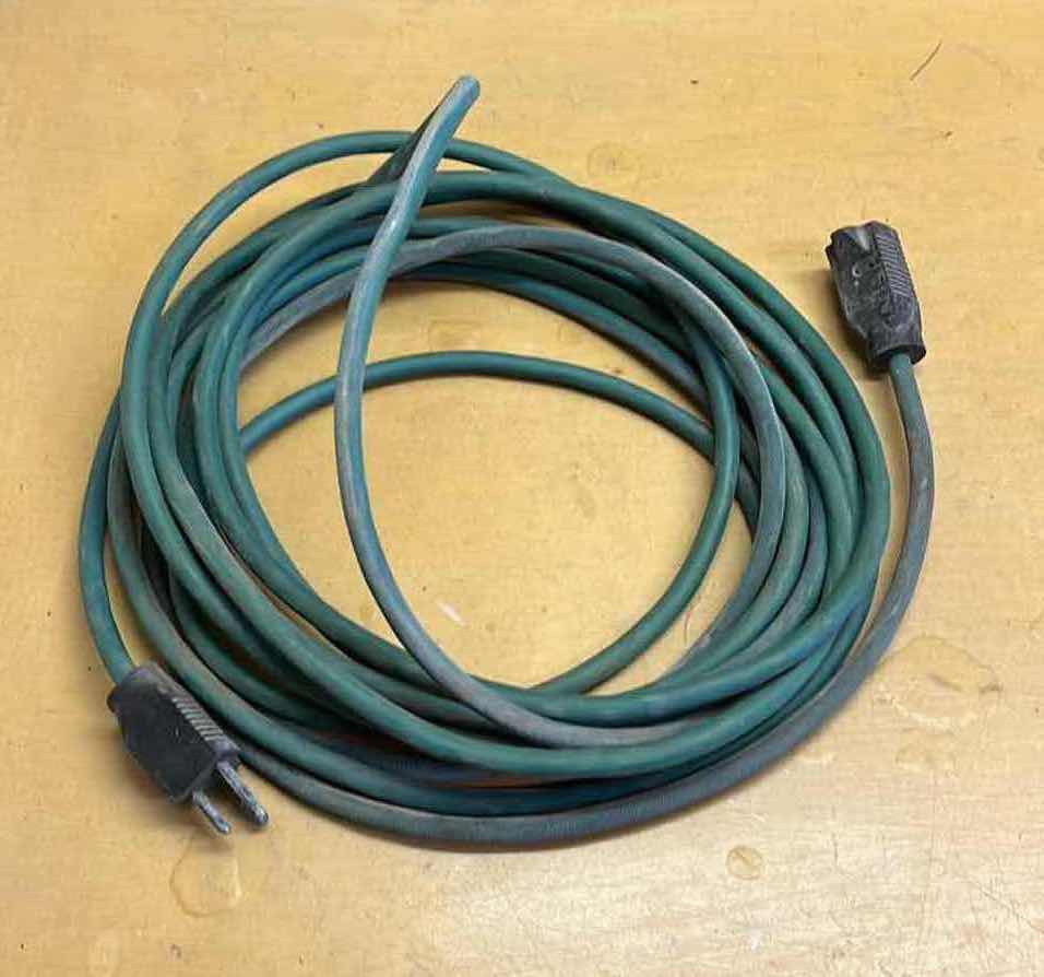 Photo 1 of GREEN 25ft EXTENSION CORD W HOUSEHOLD EXTENSION CORDS (5)