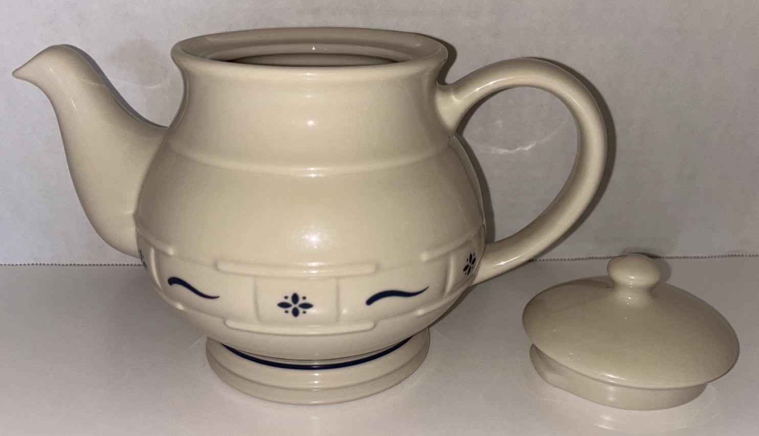 Photo 1 of LONGABERGER POTTERY WOVEN TRADITIONS CLASSIC BLUE 4 CUP TEAPOT & LID H6.5”