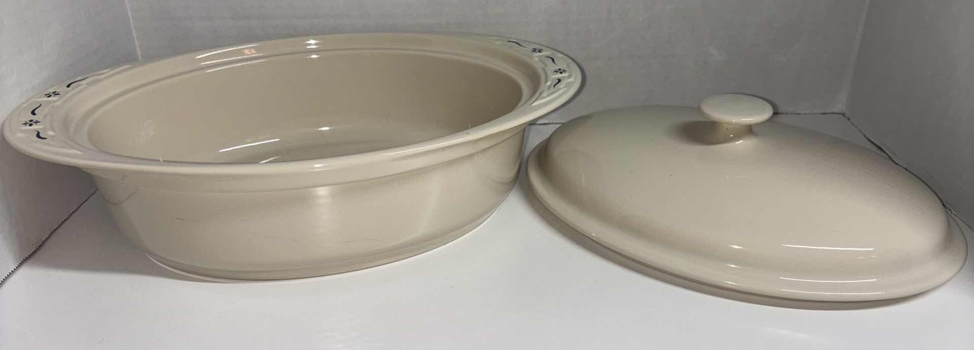 Photo 1 of LONGABERGER POTTERY WOVEN TRADITIONS CLASSIC BLUE 3 QUART OVAL COVERED CASSEROLE DISH 14” X 6”