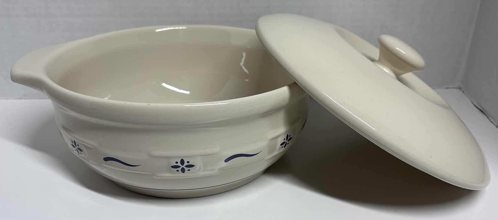 Photo 1 of LONGABERGER POTTERY WOVEN TRADITIONS CLASSIC BLUE 4 QUART ROUND COVERED CASSEROLE 11” X 6”