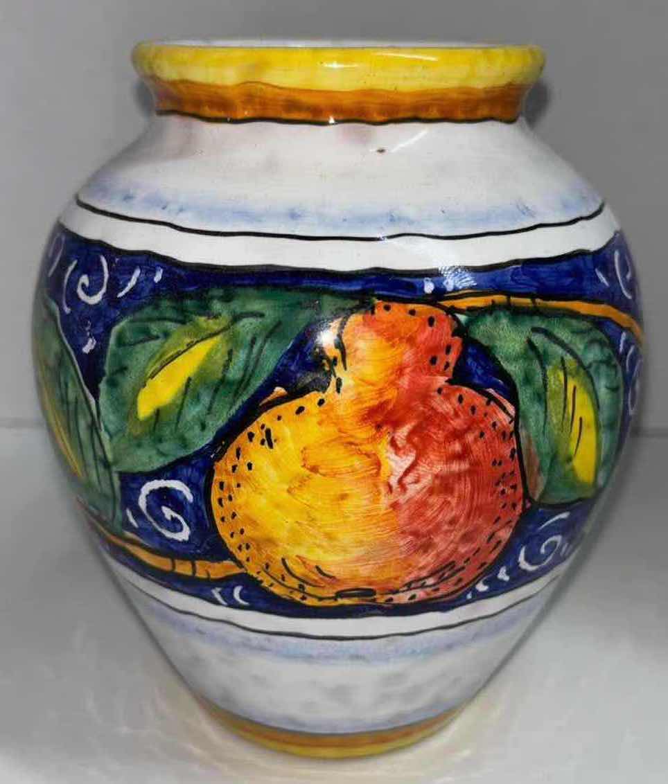 Photo 1 of Il COCCIO ALCANTARA HANDPAINTED 6” VASE
