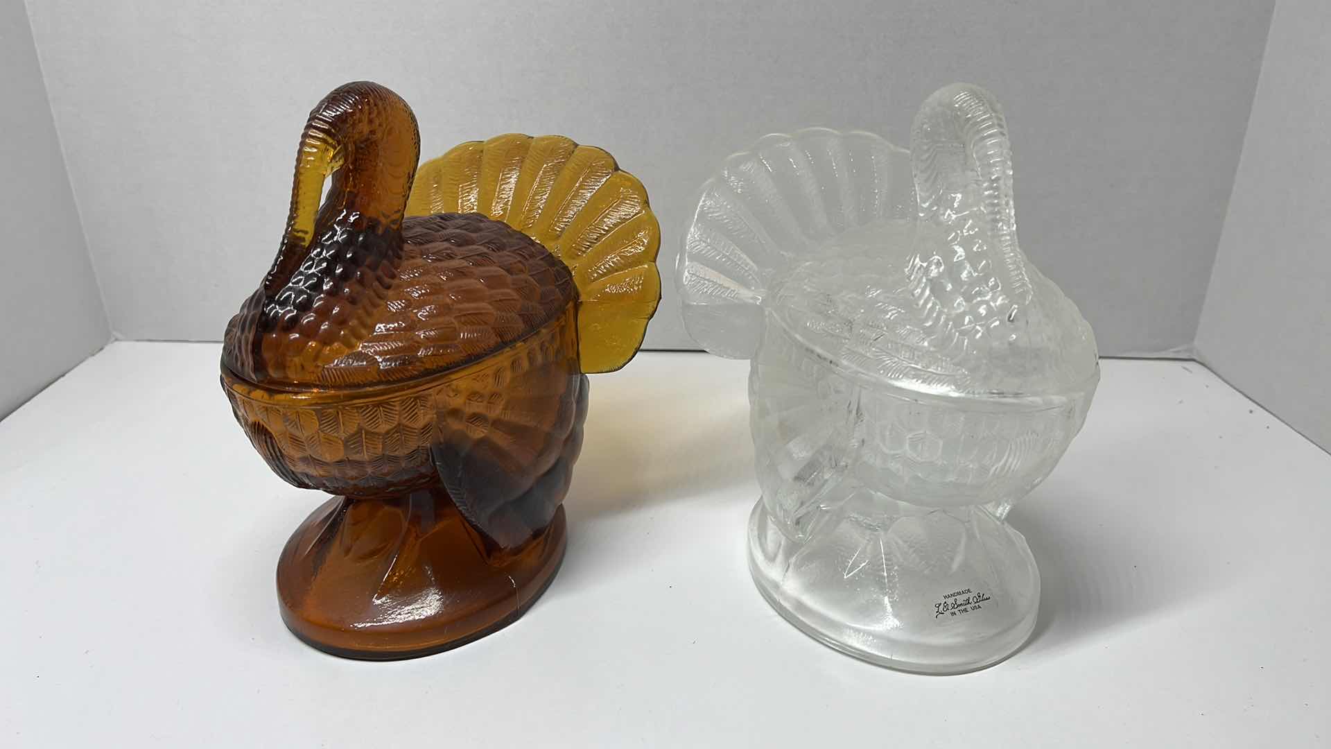 Photo 3 of L.E. SMITH AMBER GLASS & CLEAR GLASS TURKEY CANDY JARS 6.5” X 7” W WILLIAMS SONOMA GLASS BUNNY CANDY JAR 5.5” X 4.5”
