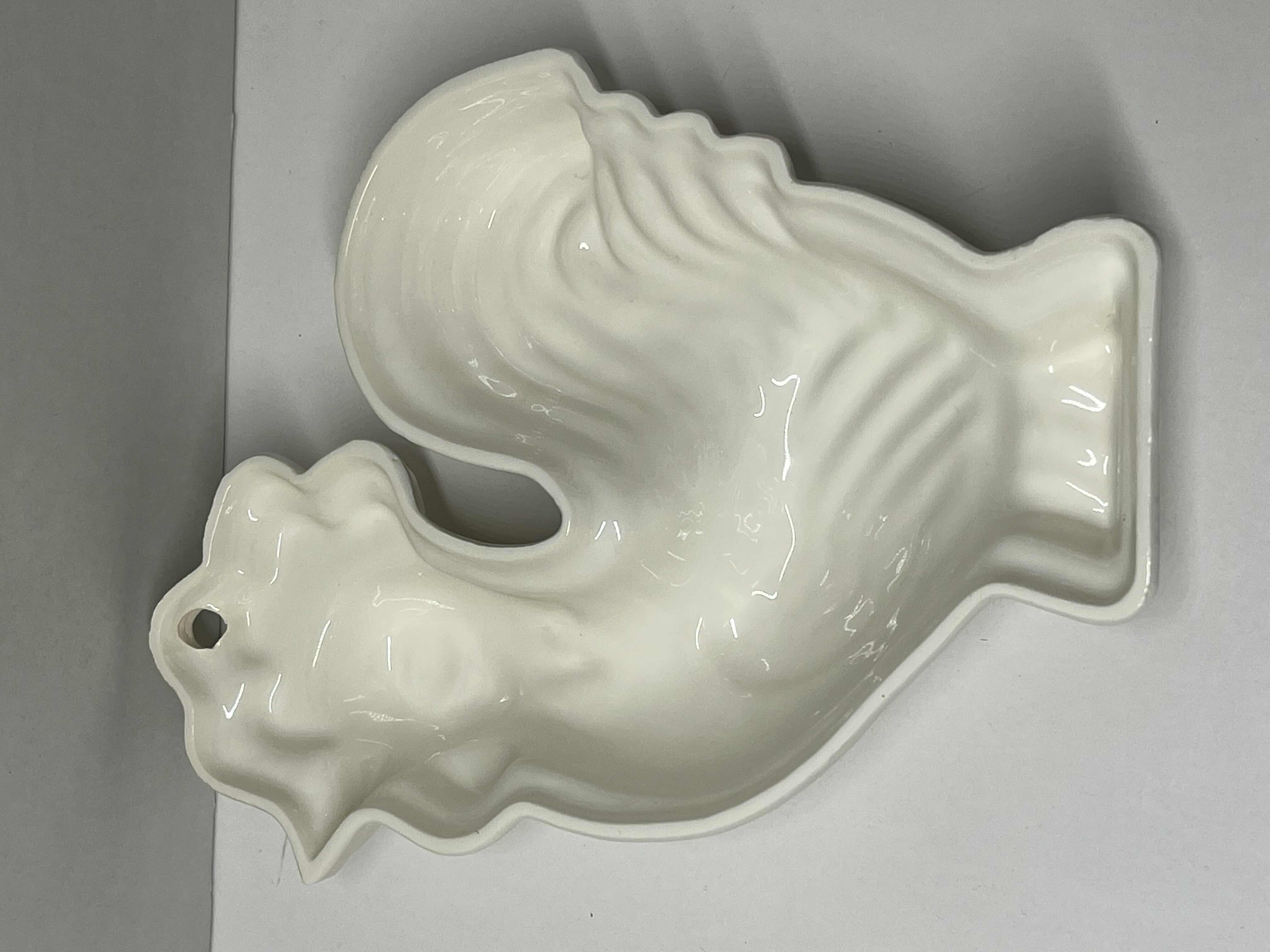 Photo 1 of FARMHOUSE CERAMIC JELLO MOLD ROOSTER 7.5” X 2.25” H11”