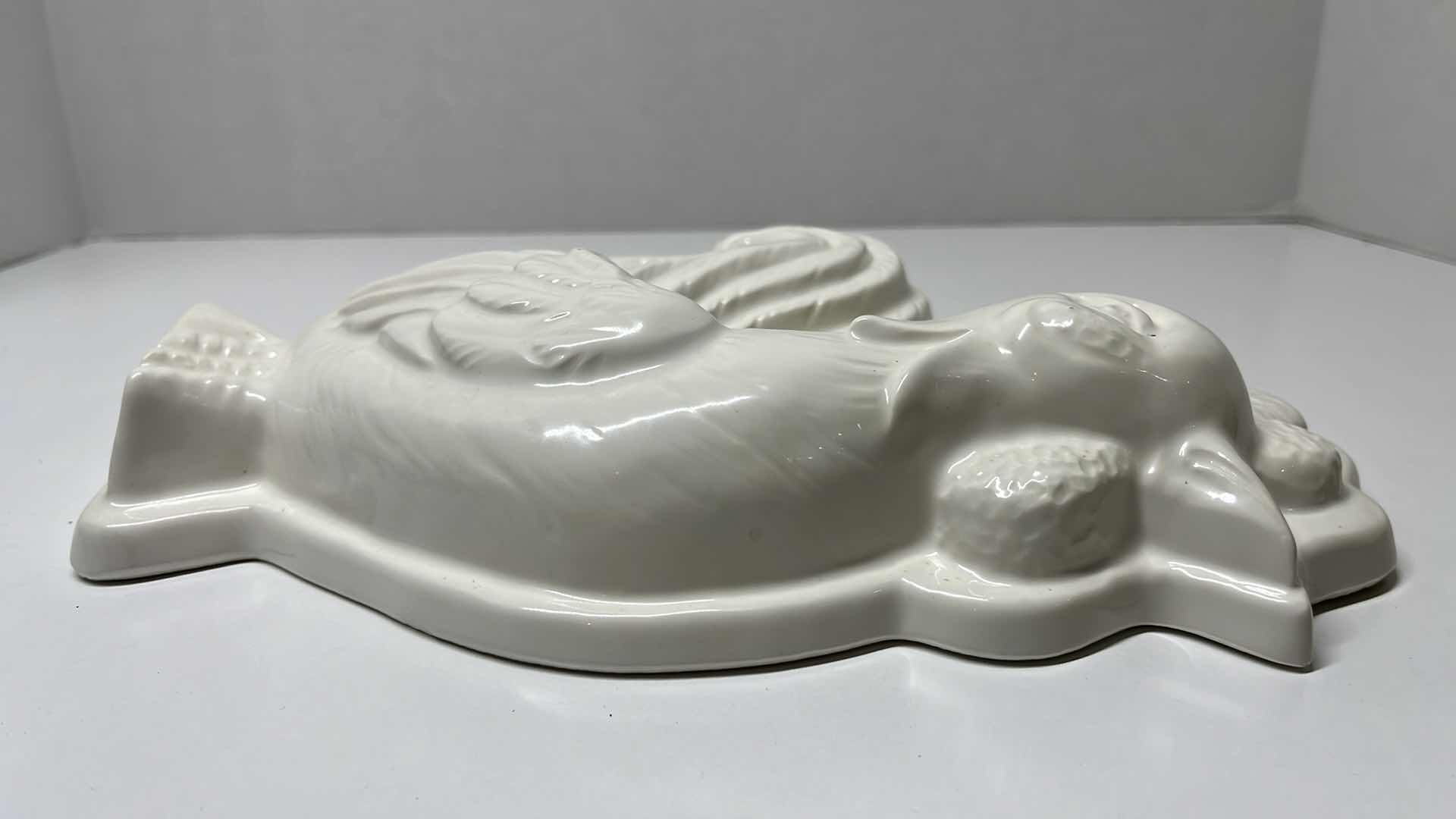 Photo 1 of FARMHOUSE CERAMIC JELLO MOLD ROOSTER 7.5” X 2.25” H11”