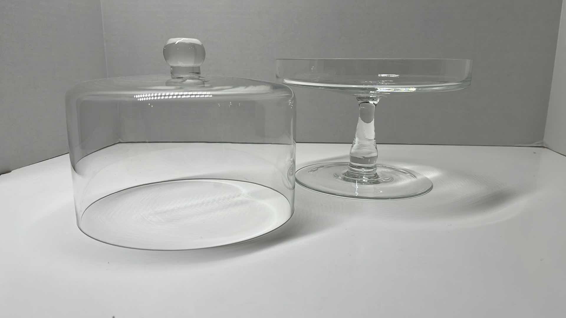 Photo 3 of CLEAR GLASS CAKE DISH W LID 7” X 9”