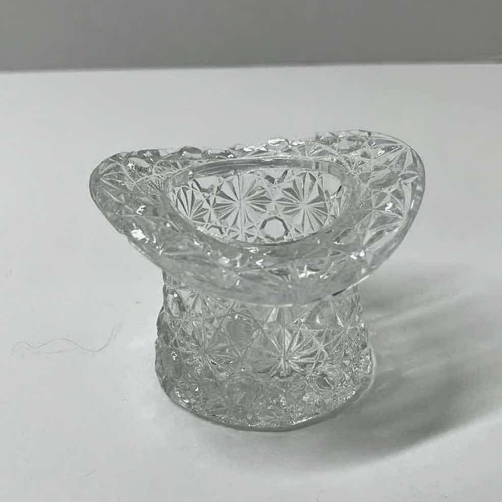 Photo 1 of FENTON GLASS TOP HAT 2.5” X 3.75”