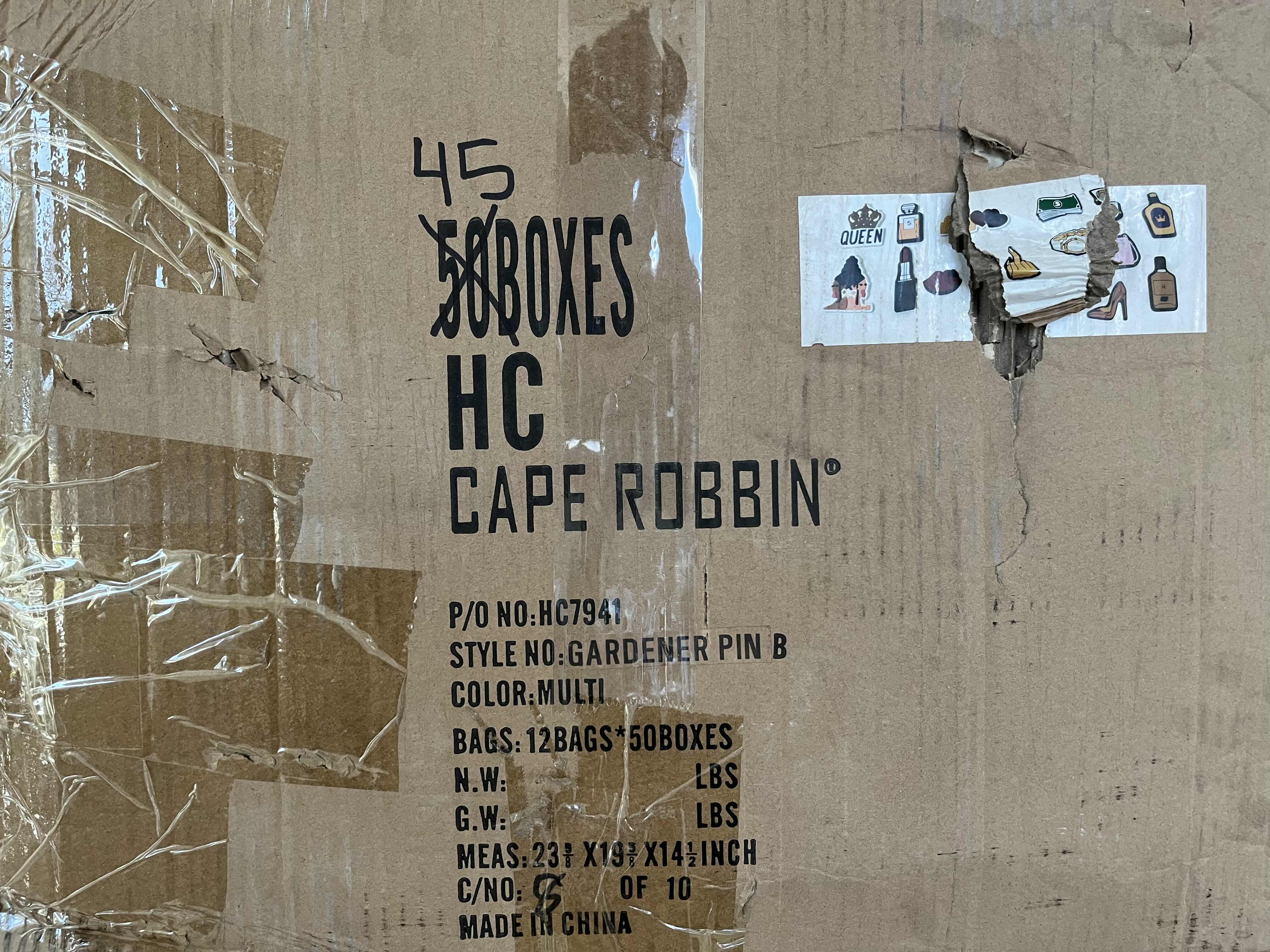 Photo 1 of New.   CAPE ROBBIN CROC SHOE/ACCESSORY RUBBER FOAM PIN SETS GARDENER PIN B (12SETS PER BOX/45 BOXES)