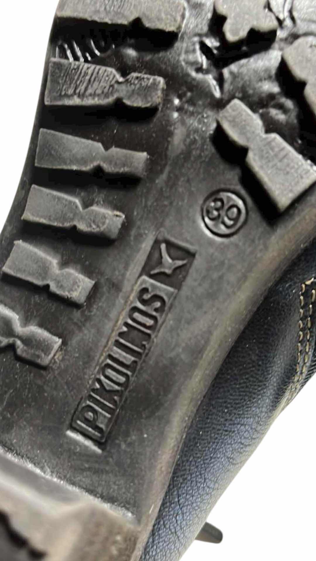 Photo 1 of PIKOLINOS LE MANS NAVY/METALLIC BLUE SLOUCH STACKED HEEL LEATHER ANKLE BOOTS WOMENS SIZE 8